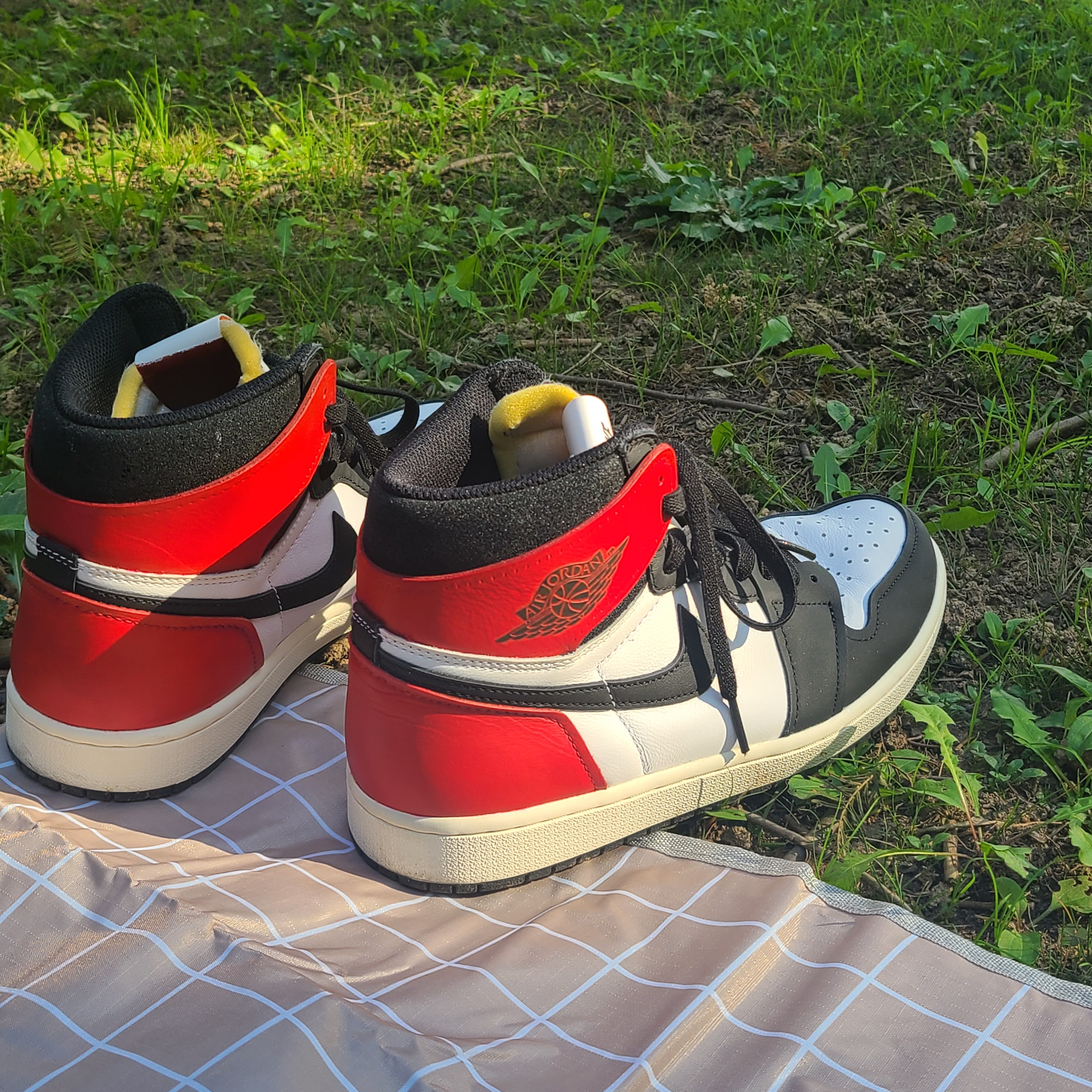 Jordan 1 Retro High OG Volt Gold 착용 스타일