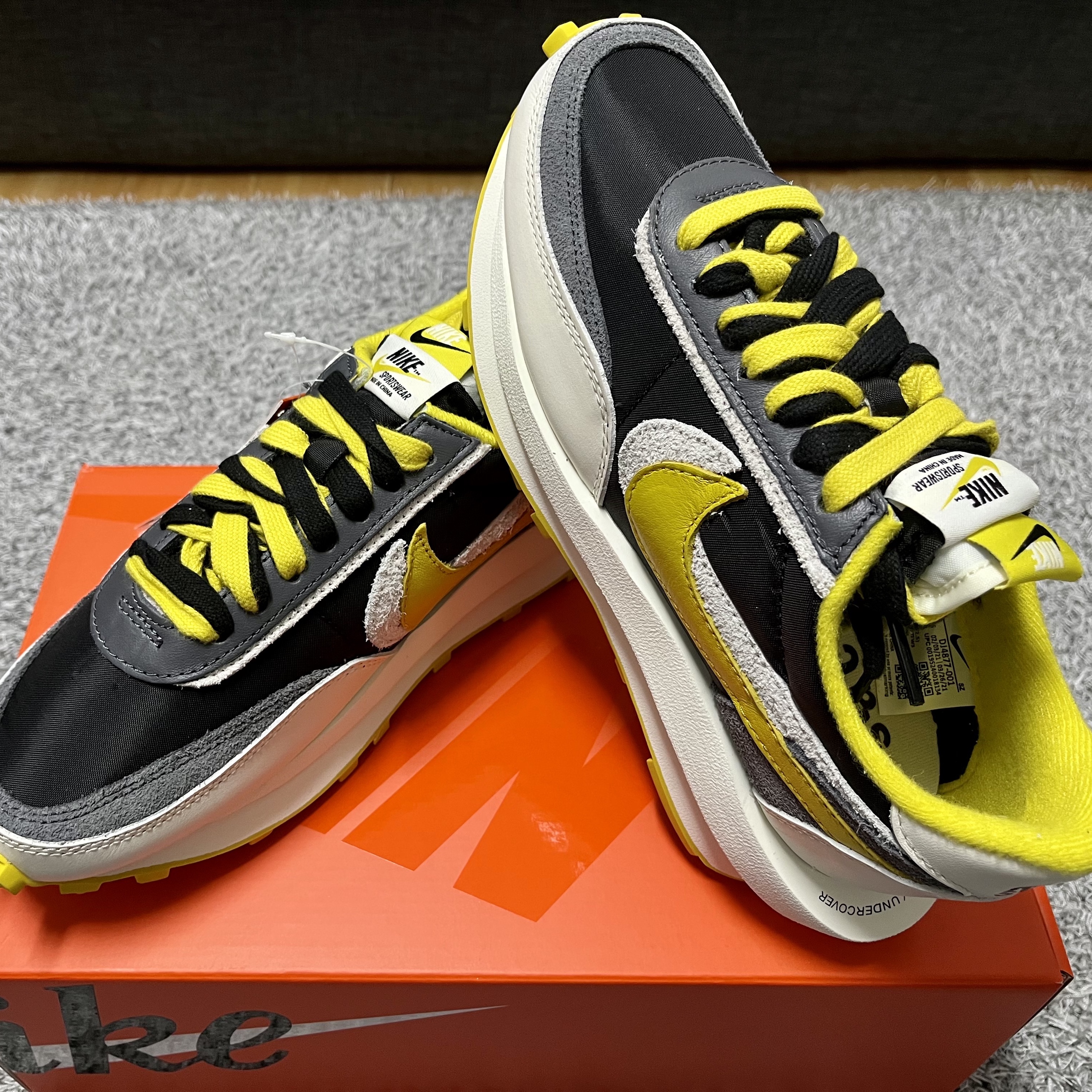 Nike x Sacai x Undercover LDWaffle Black Bright Citron 착용 스타일 - 3