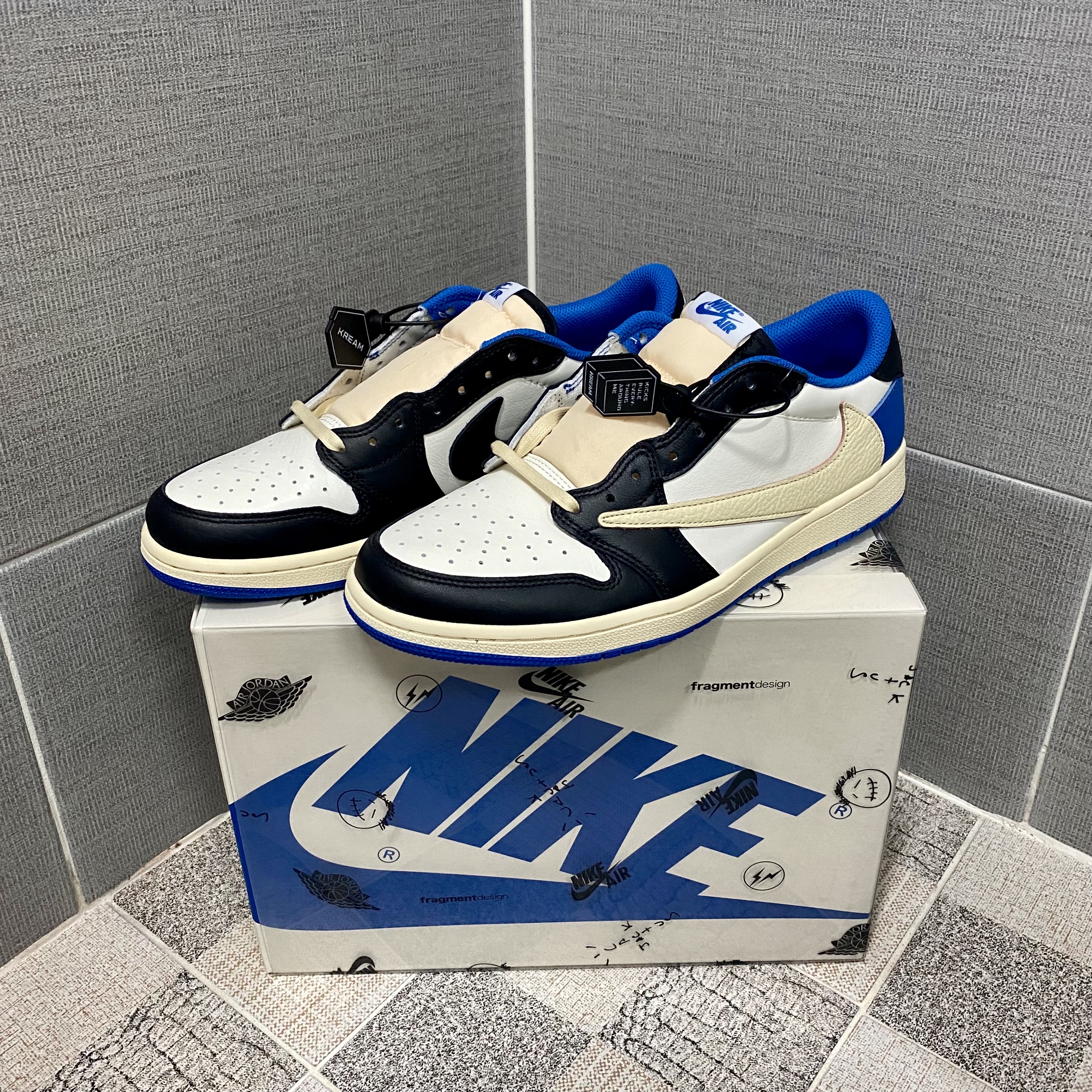 Jordan 1 x Travis Scott x Fragment Retro Low OG SP Military Blue 착용 스타일