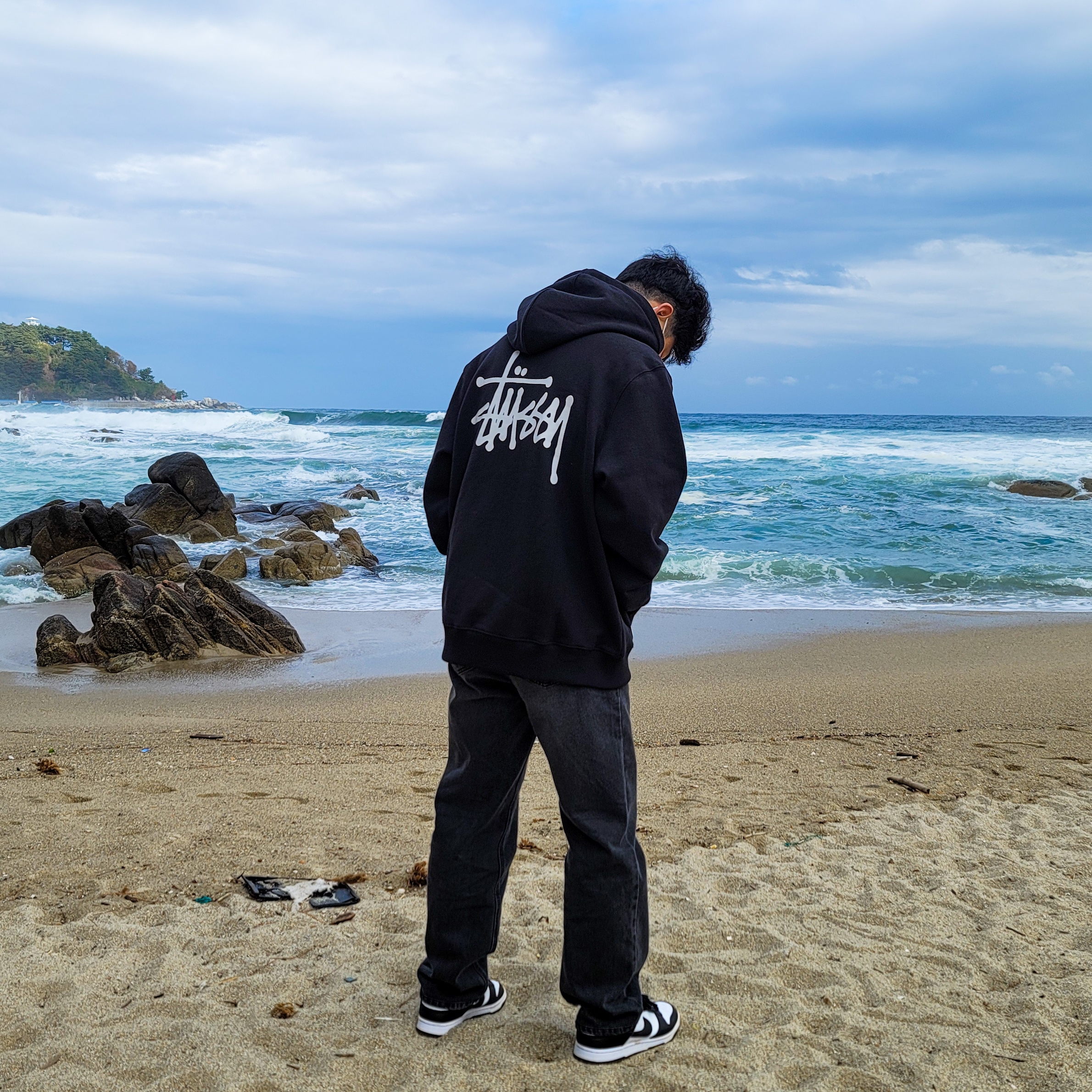 Nike Dunk Low Retro Black, Stussy Basic Stussy Hoodie Black 2021 착용 스타일 - 2
