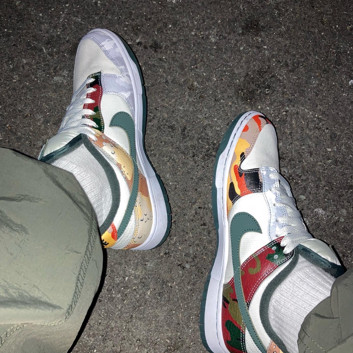 Nike Dunk Low SE Sail Multi Camo 착용 스타일 - 2