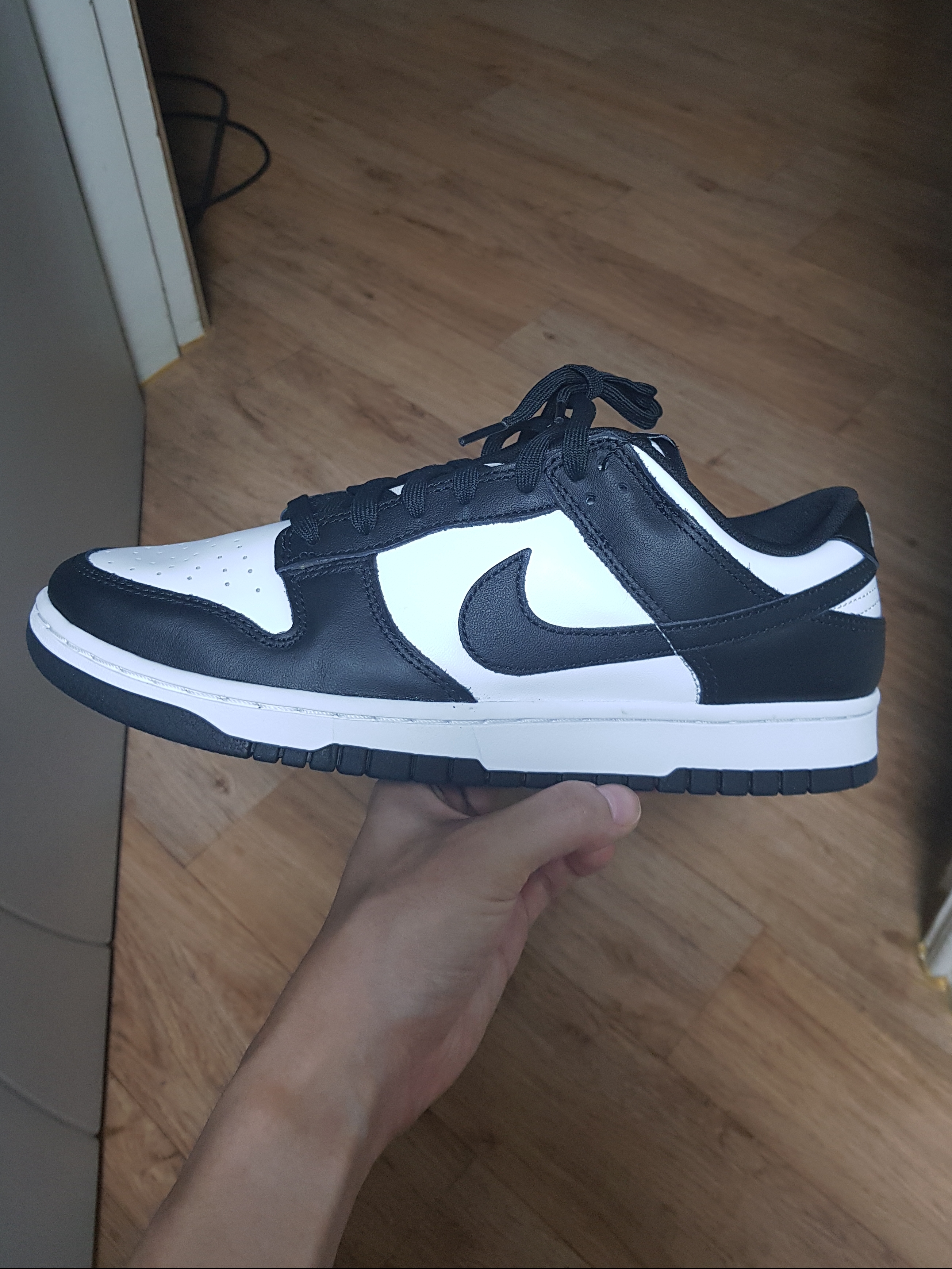 Nike Dunk Low Retro Black 착용 스타일 - 2