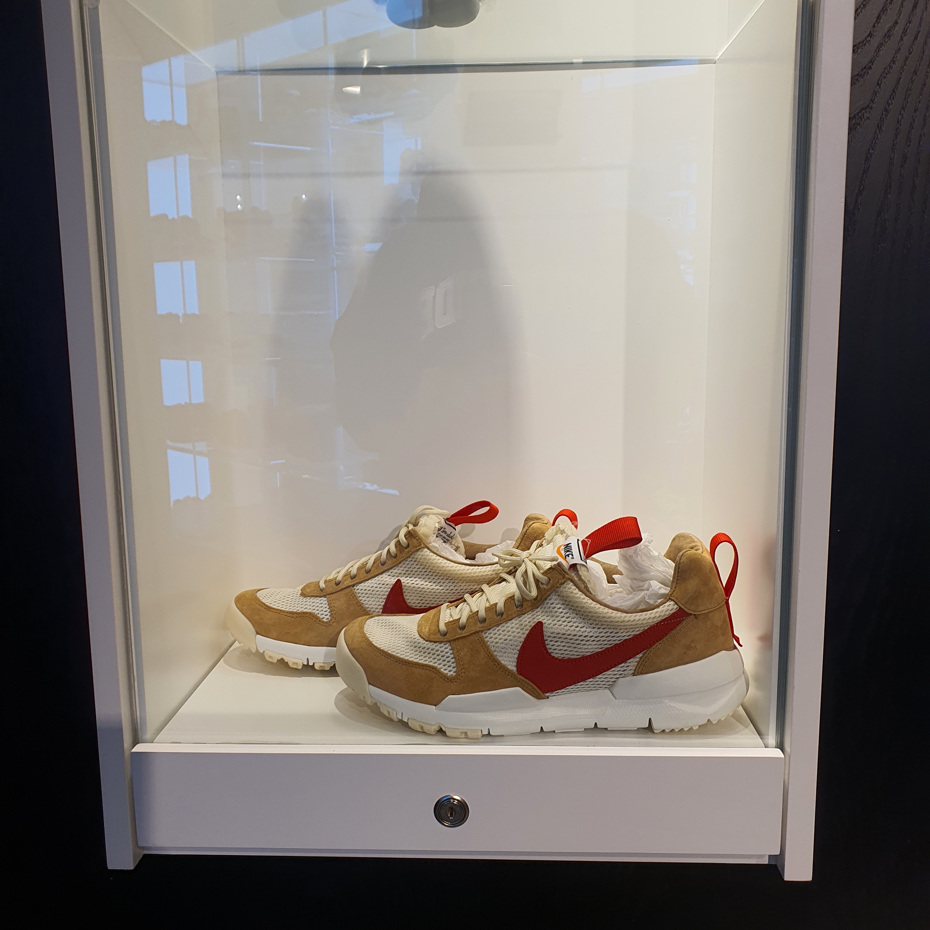 Jordan 1 Retro High OG Reverse Shattered Backboard, Nike x Tom Sachs Mars Yard Shoe 2.0 Space Camp 착용 스타일 - 2
