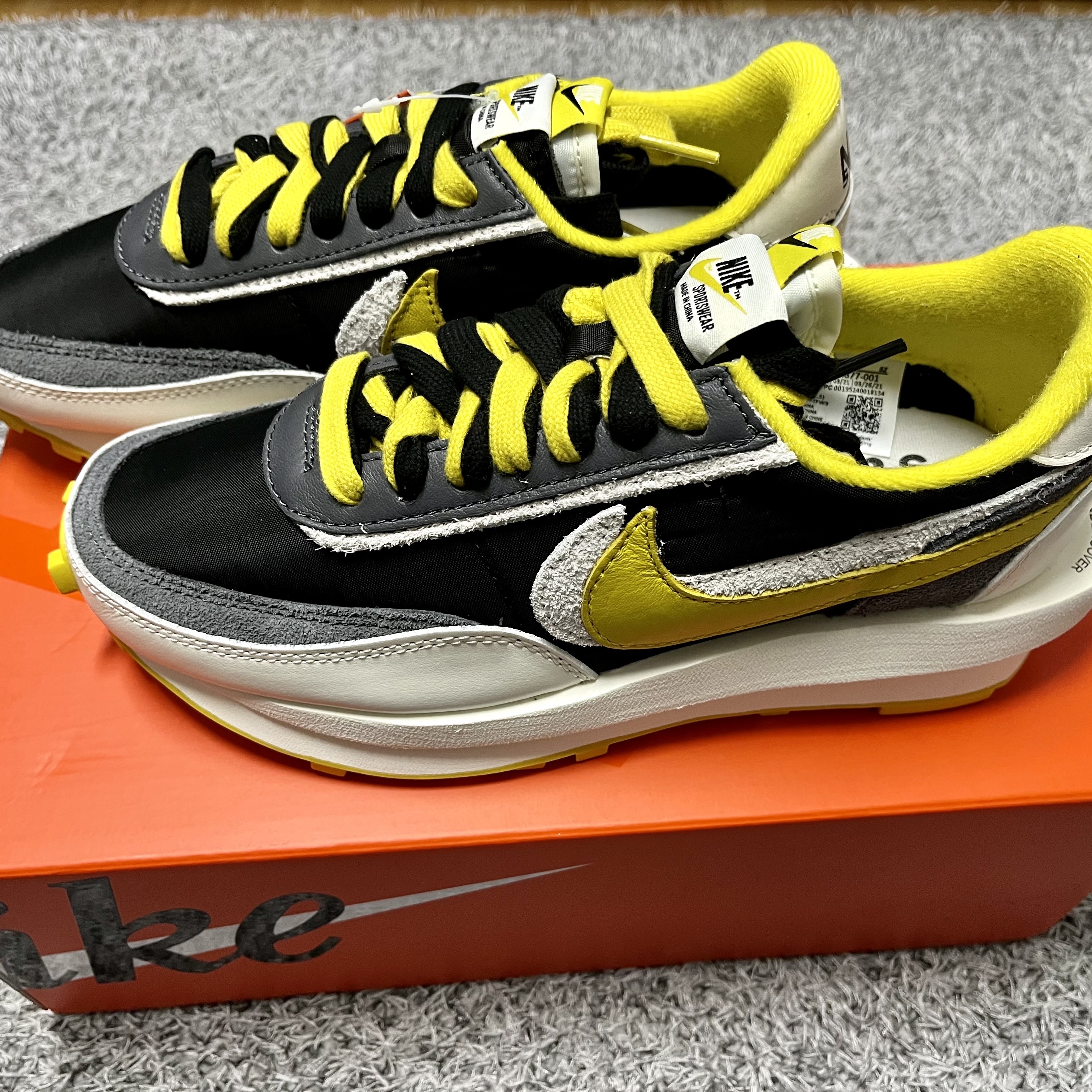 Nike x Sacai x Undercover LDWaffle Black Bright Citron 착용 스타일 - 2