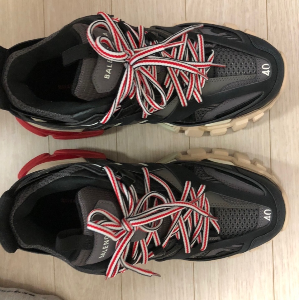 Balenciaga Track Sneakers Black Red 2019 착용 스타일 - 2