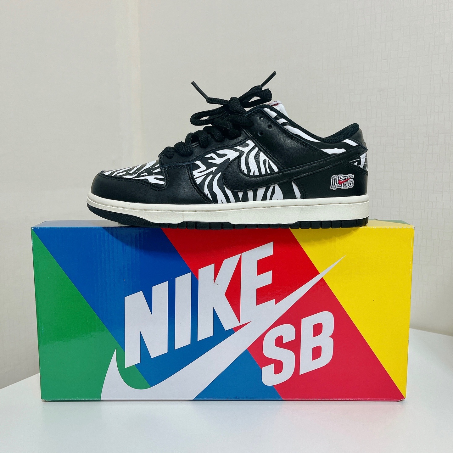 Nike x Quartersnacks SB Dunk Low Zebra Cake 착용 스타일 - 1
