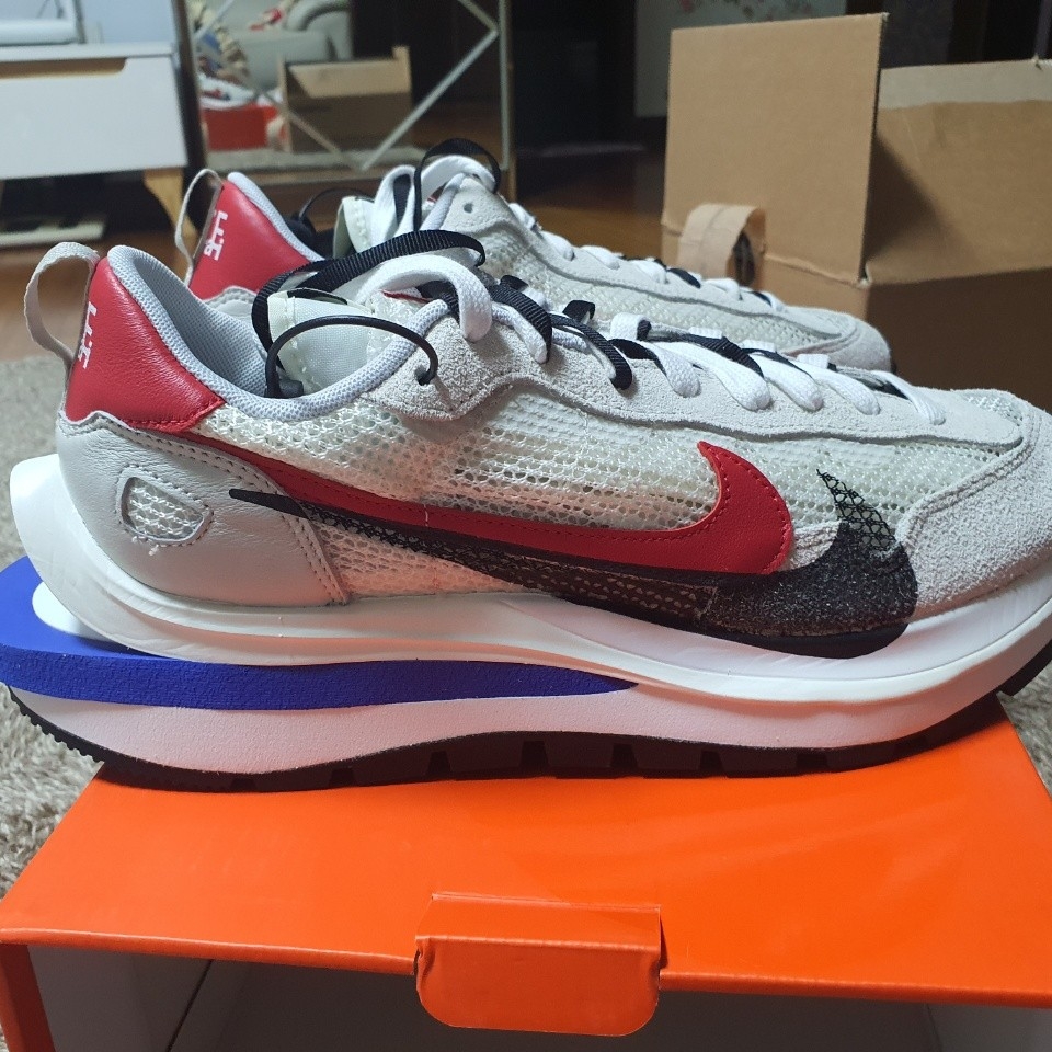 Nike x Sacai VaporWaffle Royal Fuchsia 착용 스타일 - 1