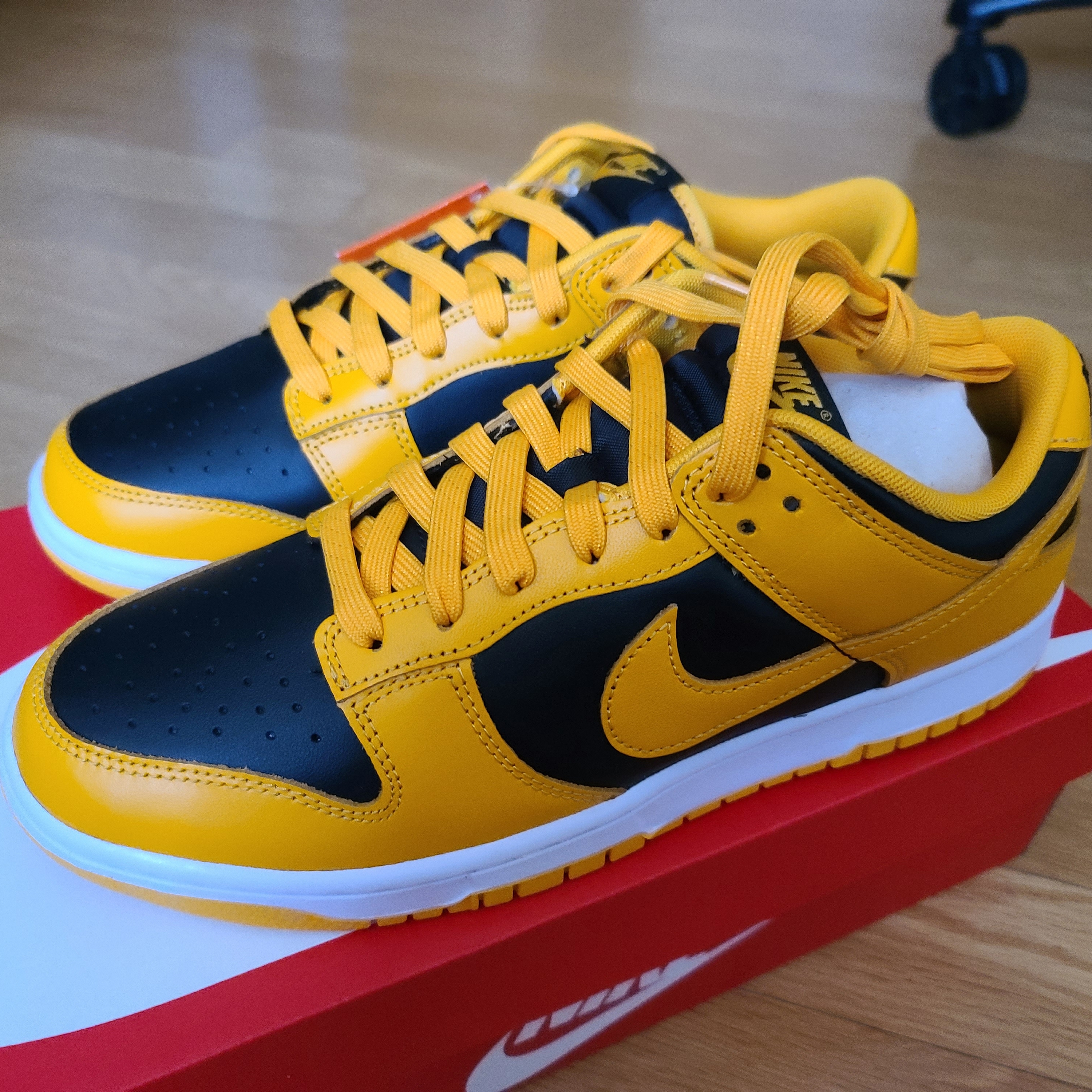 Nike Dunk Low Retro Championship Goldenrod 착용 스타일