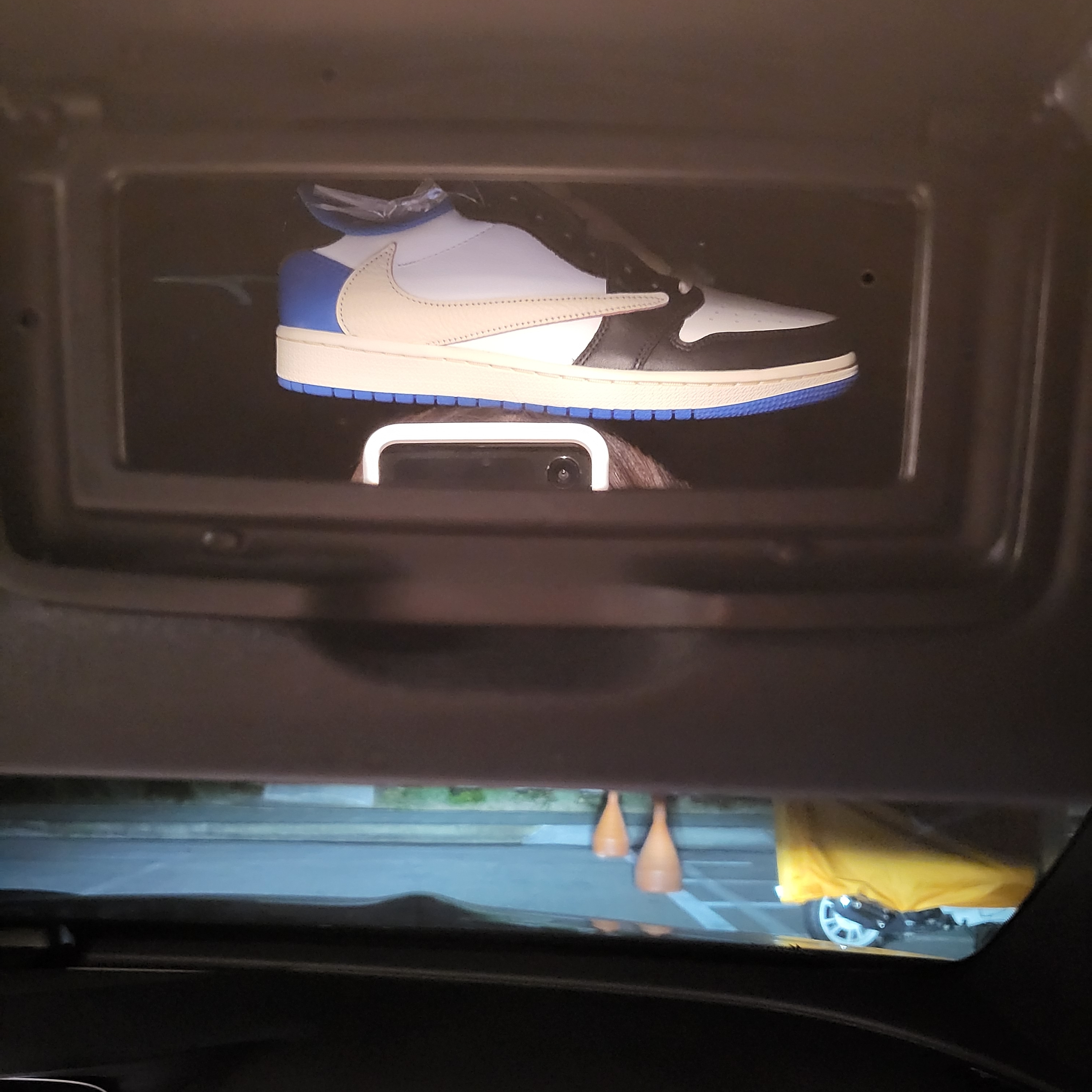 Jordan 1 x Travis Scott x Fragment Retro Low OG SP Military Blue 착용 스타일