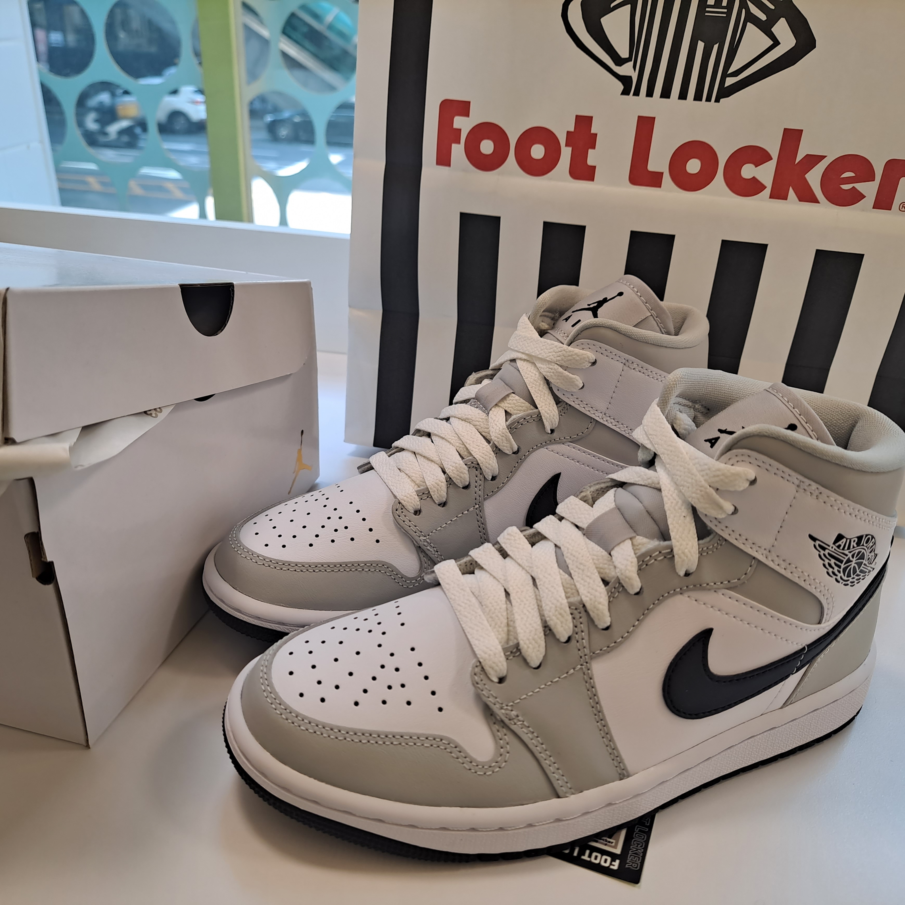 (W) Jordan 1 Mid Grey Fog 착용 스타일 - 3