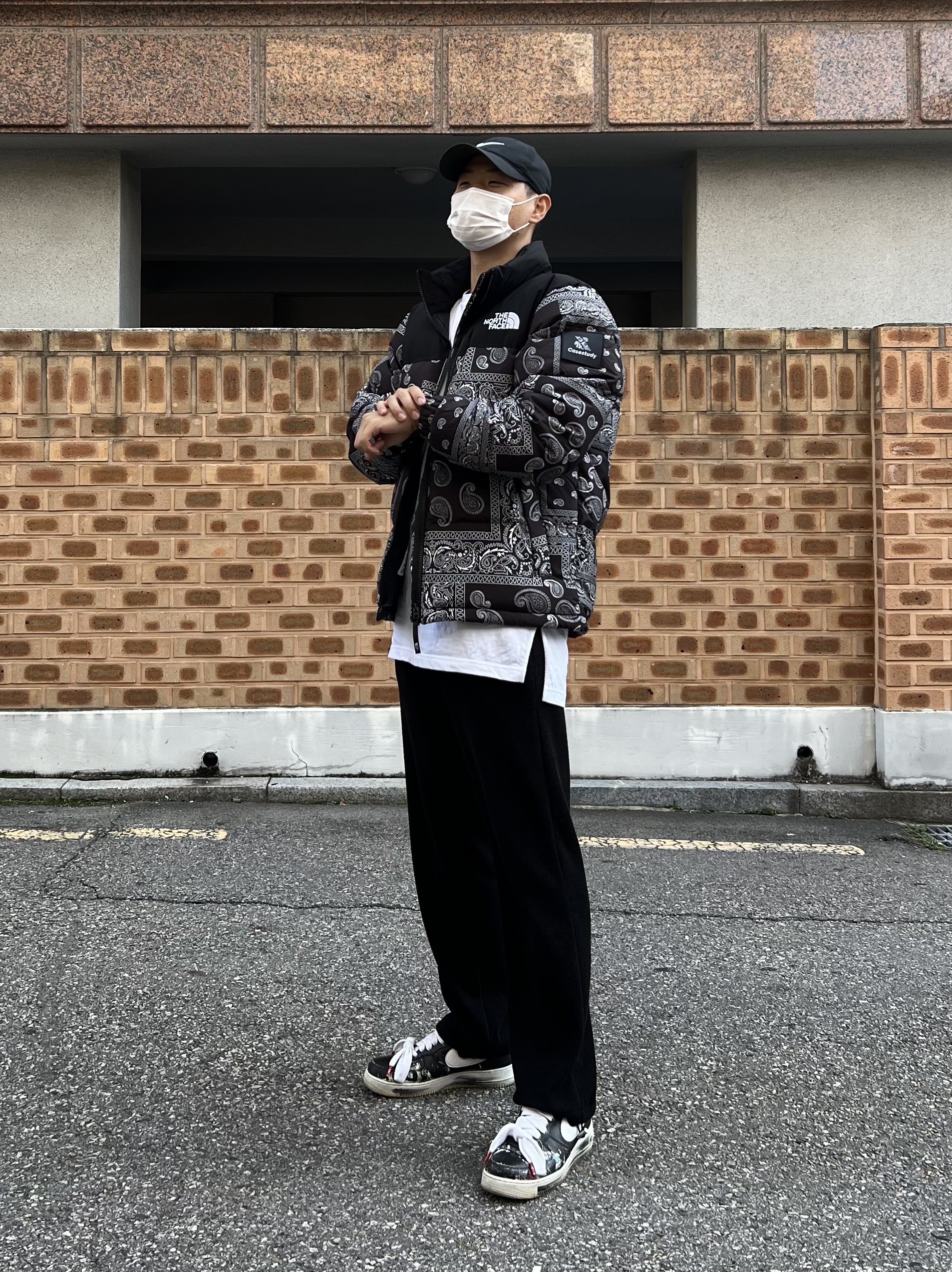 The North Face Nuptse Down Jacket Black 착용 스타일
