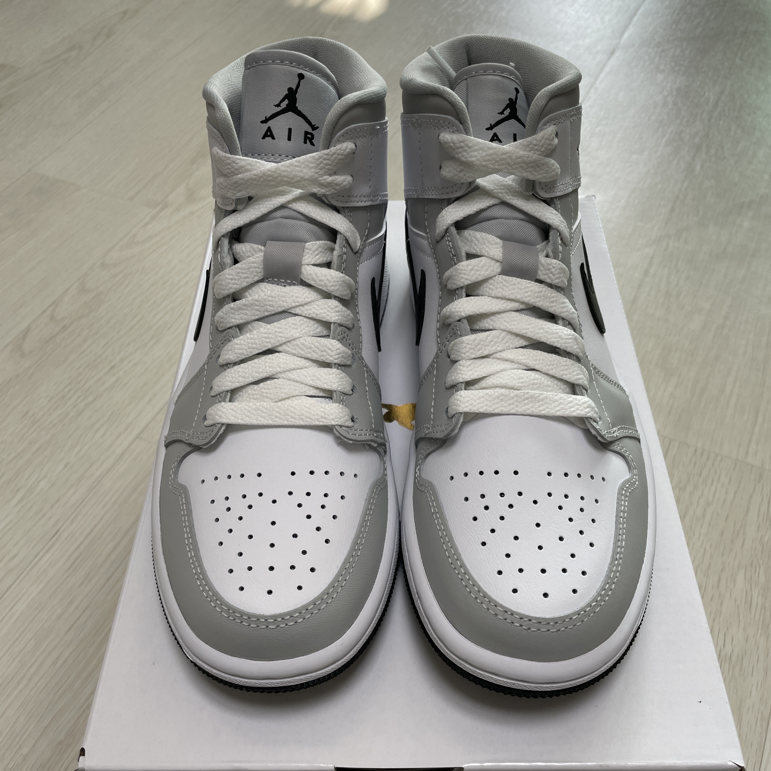 (W) Jordan 1 Mid Grey Fog 착용 스타일 - 5