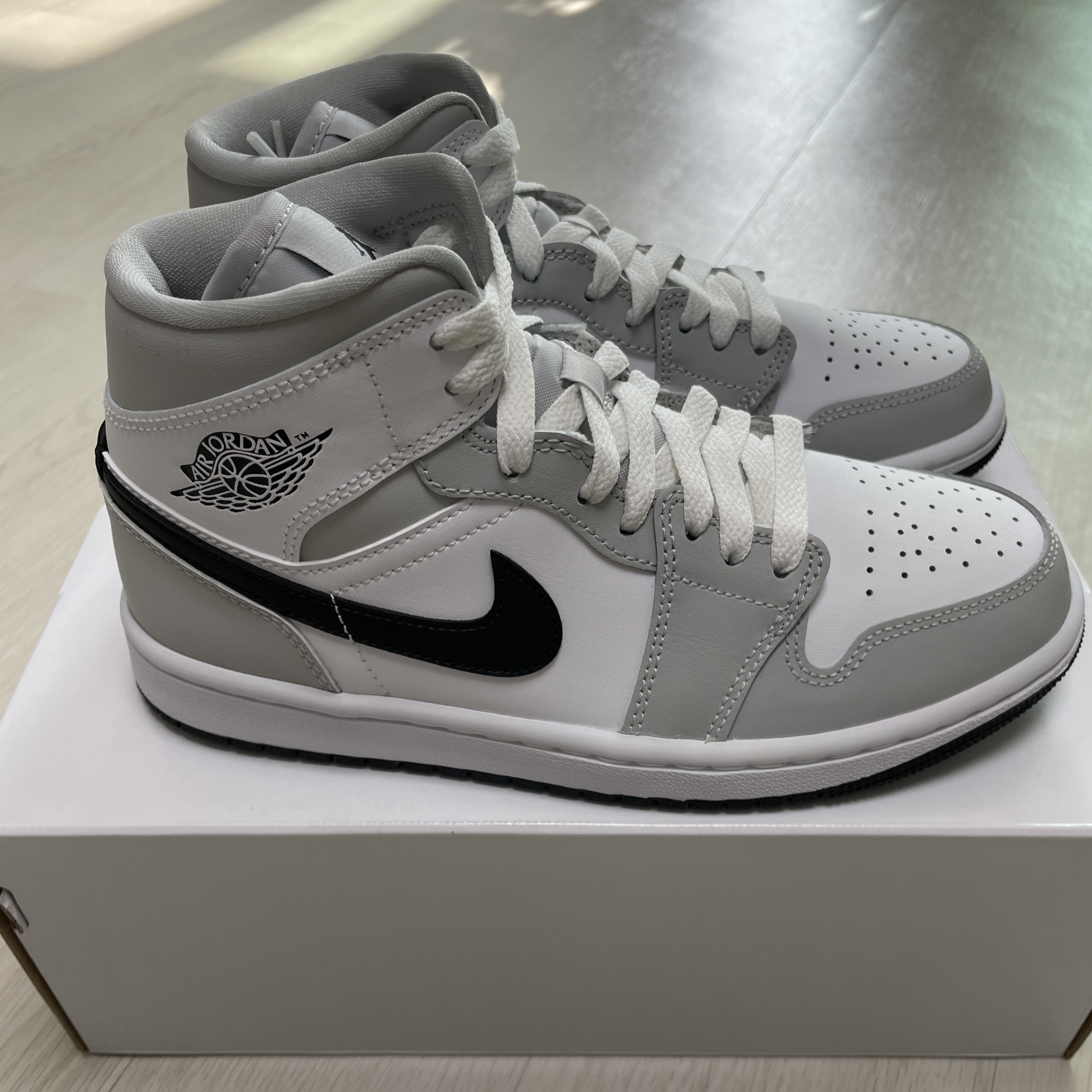 (W) Jordan 1 Mid Grey Fog 착용 스타일 - 4