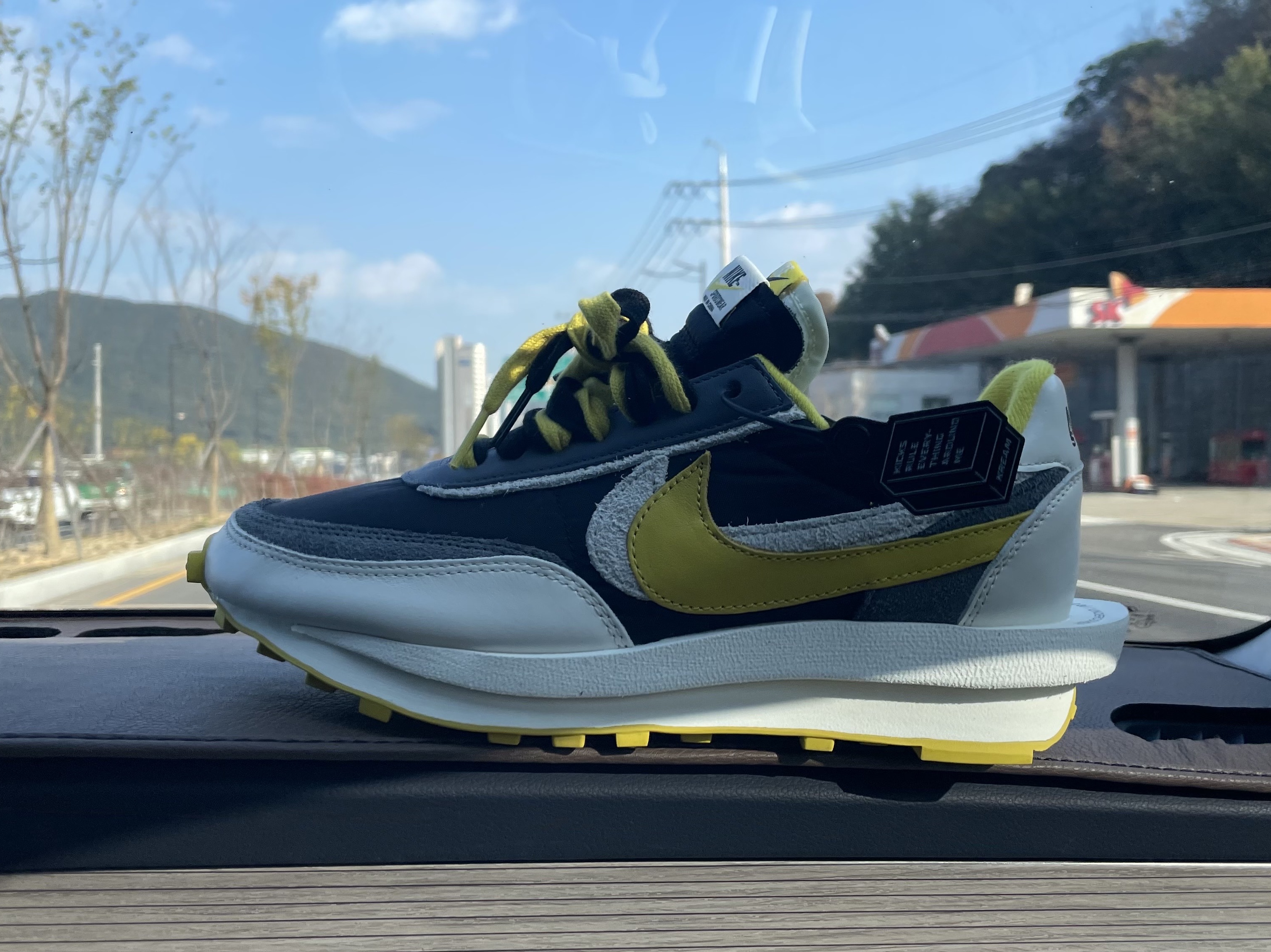 Nike x Sacai x Undercover LDWaffle Black Bright Citron 착용 스타일