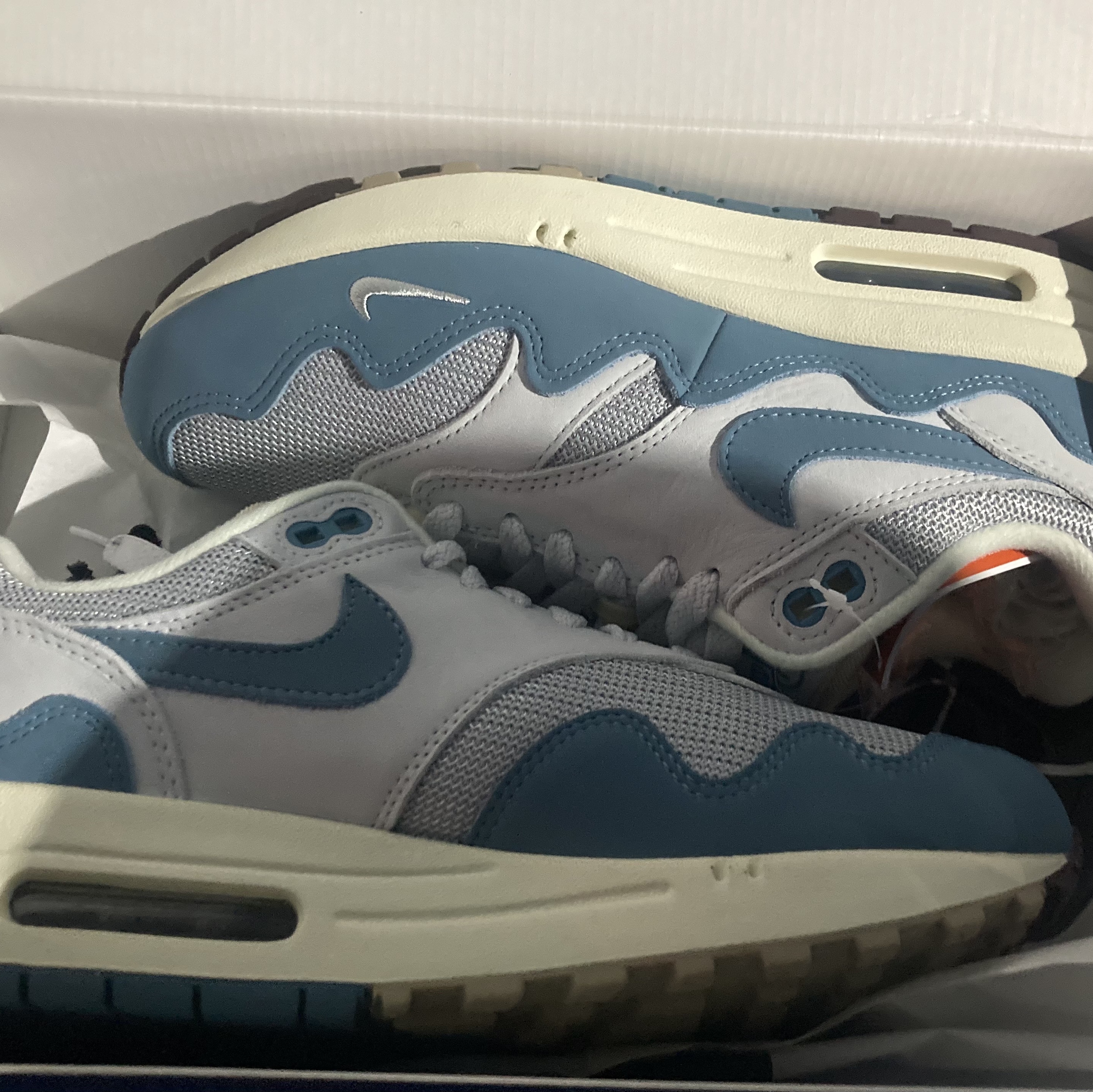 Nike x Patta Air Max 1 Noise Aqua, Nike x Patta Air Max 1 Monarch 착용 스타일 - 1