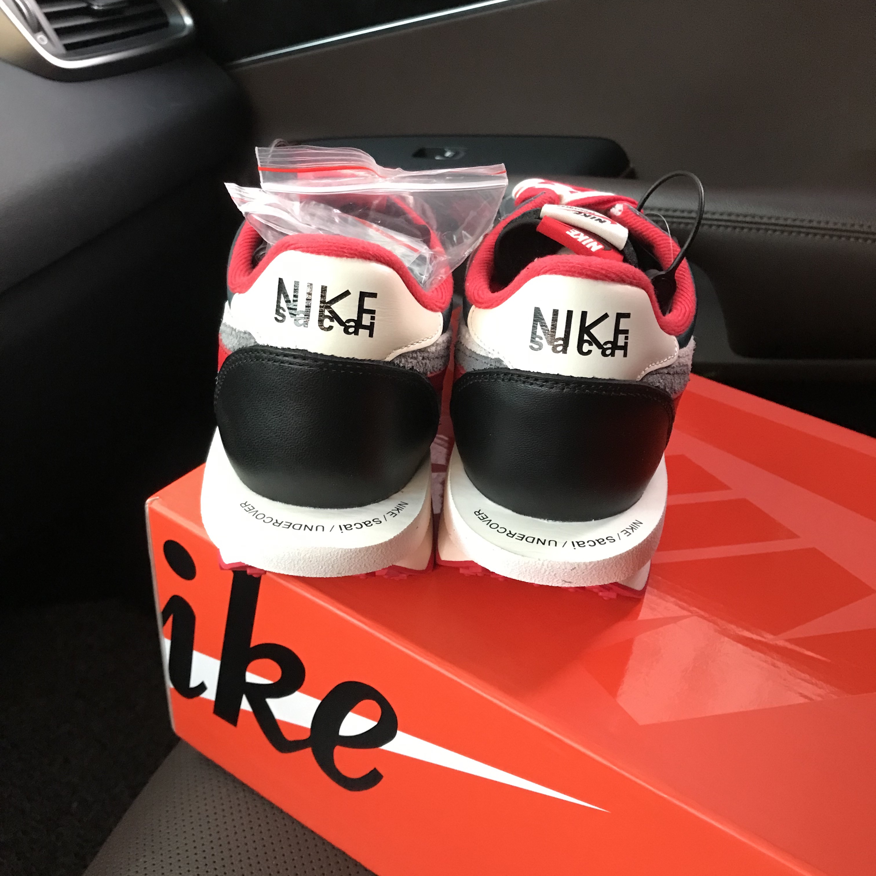Nike x Sacai x Undercover LDWaffle Midnight Spruce University Red 착용 스타일 - 3