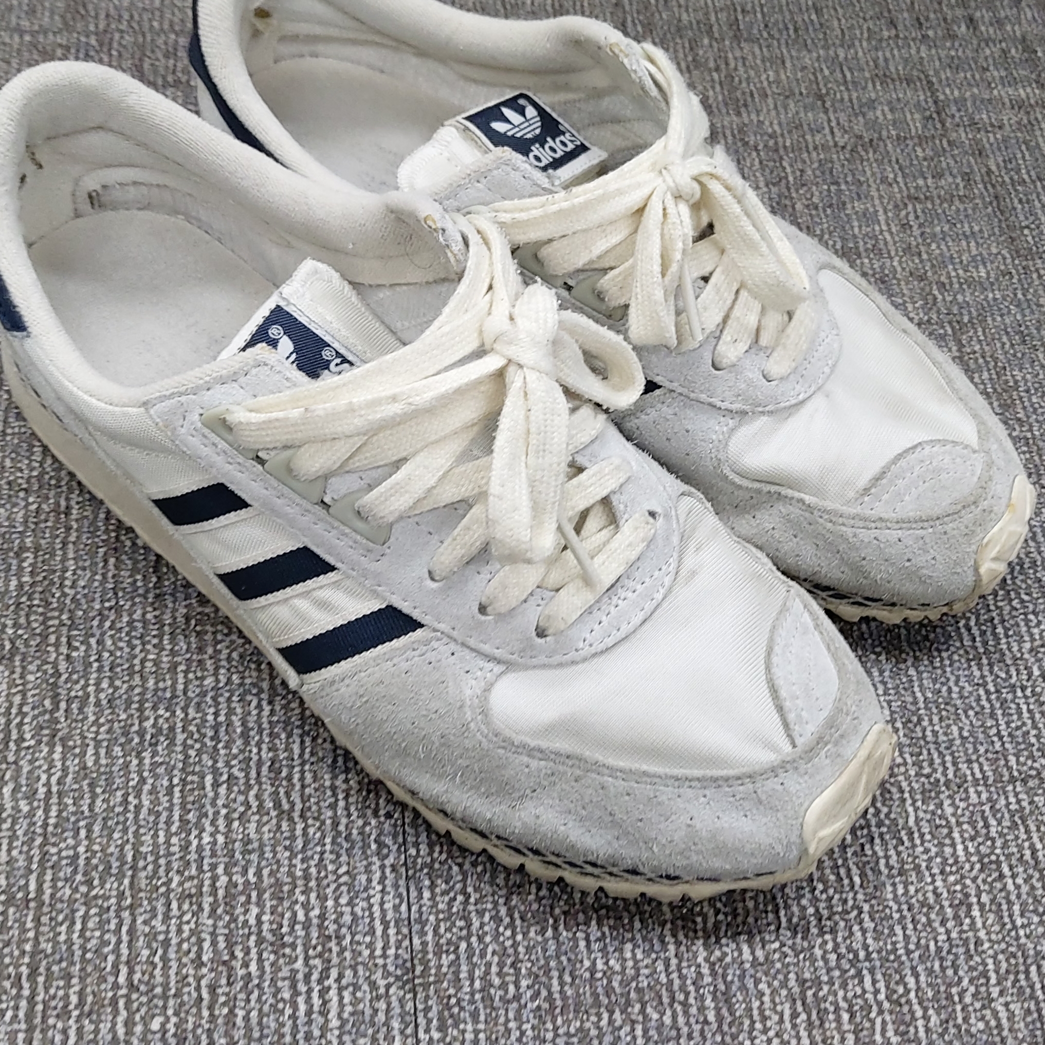 Adidas City Marathon PT Beige Navy 착용 스타일