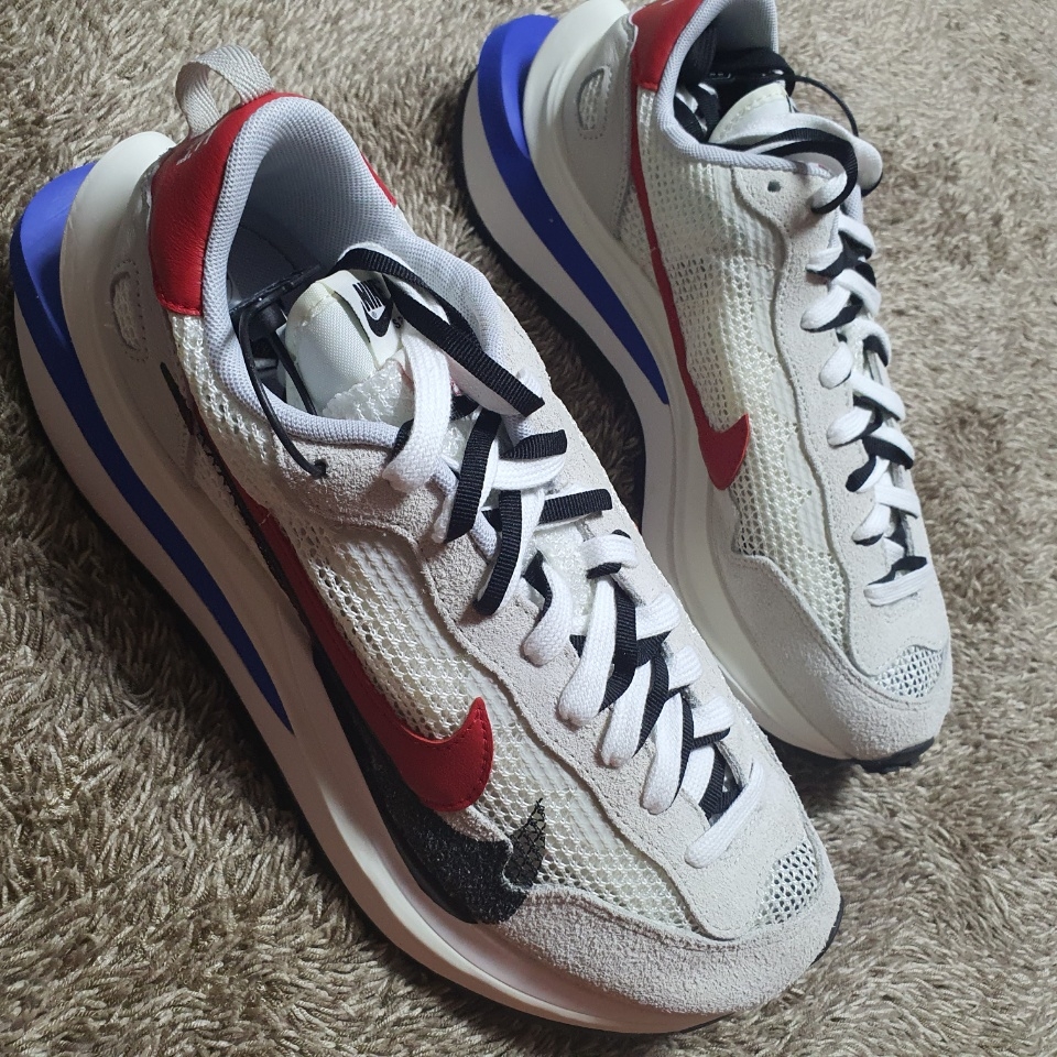 Nike x Sacai VaporWaffle Royal Fuchsia 착용 스타일 - 2