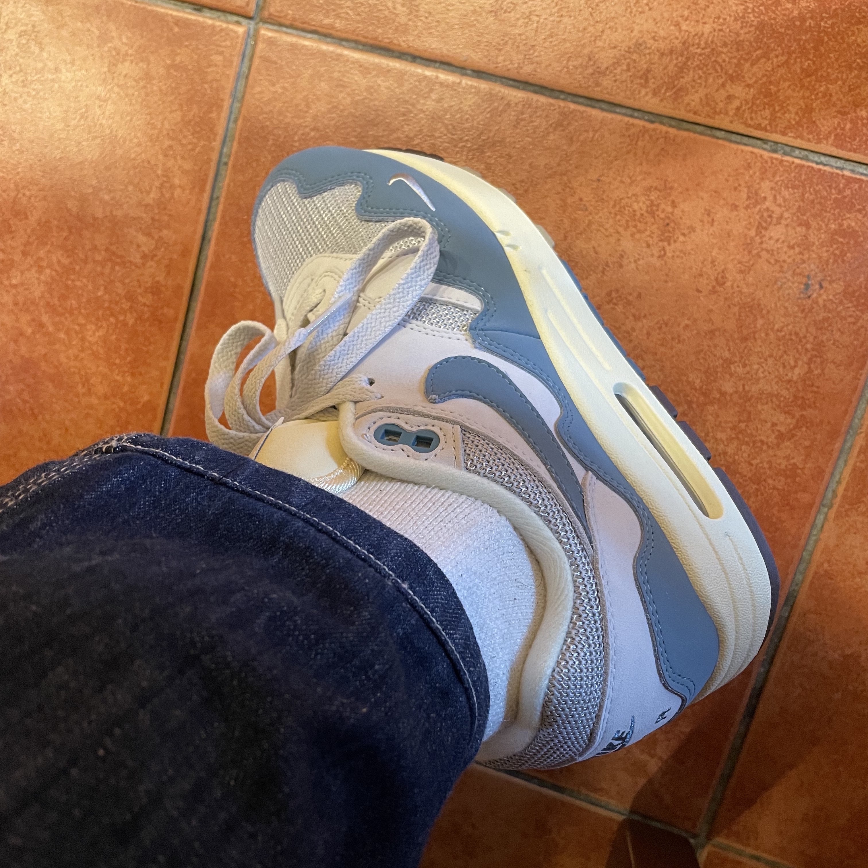 Nike x Patta Air Max 1 Noise Aqua 착용 스타일