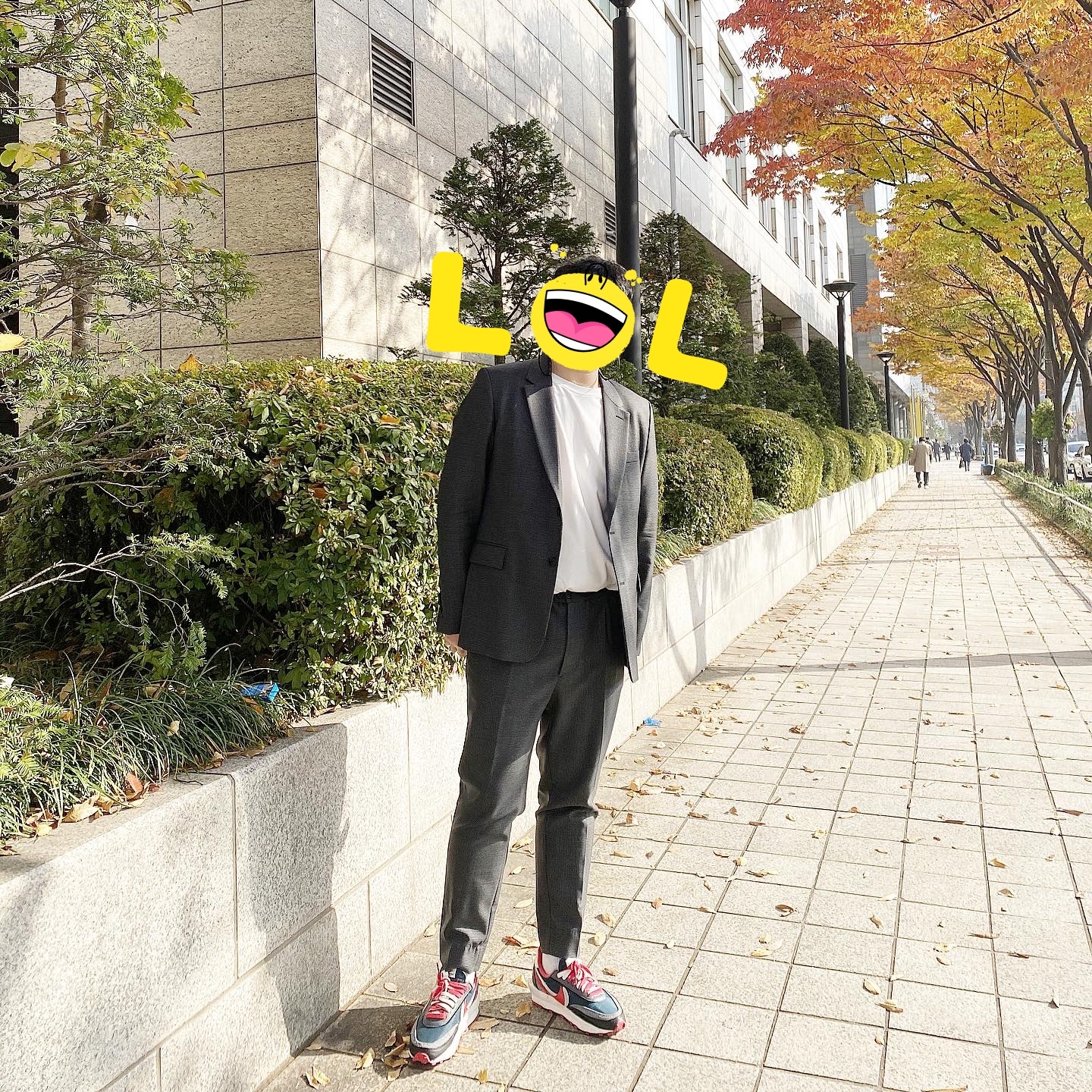 Nike x Sacai x Undercover LDWaffle Midnight Spruce University Red, AMI de Coeur T-Shirt White Blanc 착용 스타일