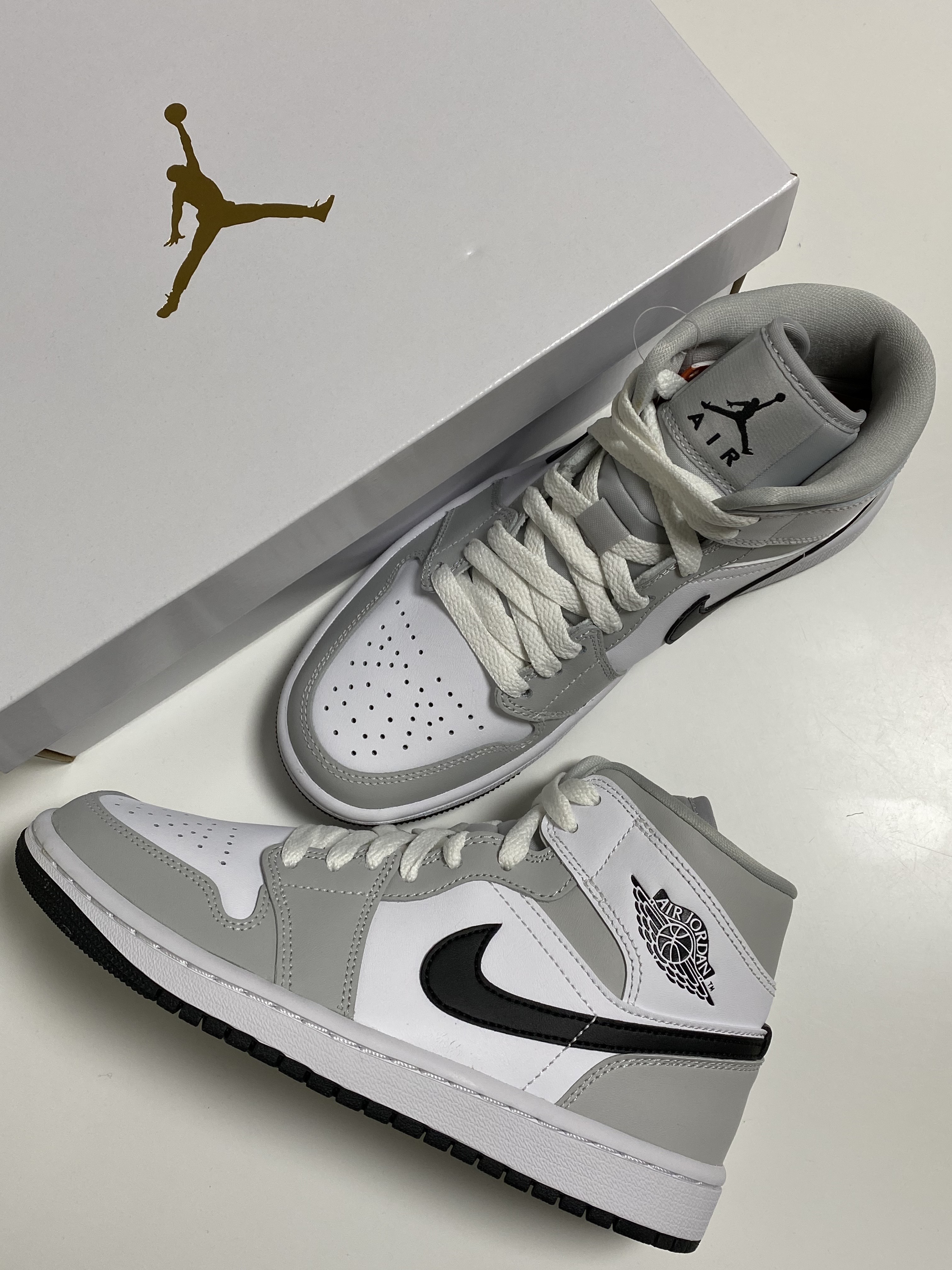 (W) Jordan 1 Mid Grey Fog 착용 스타일