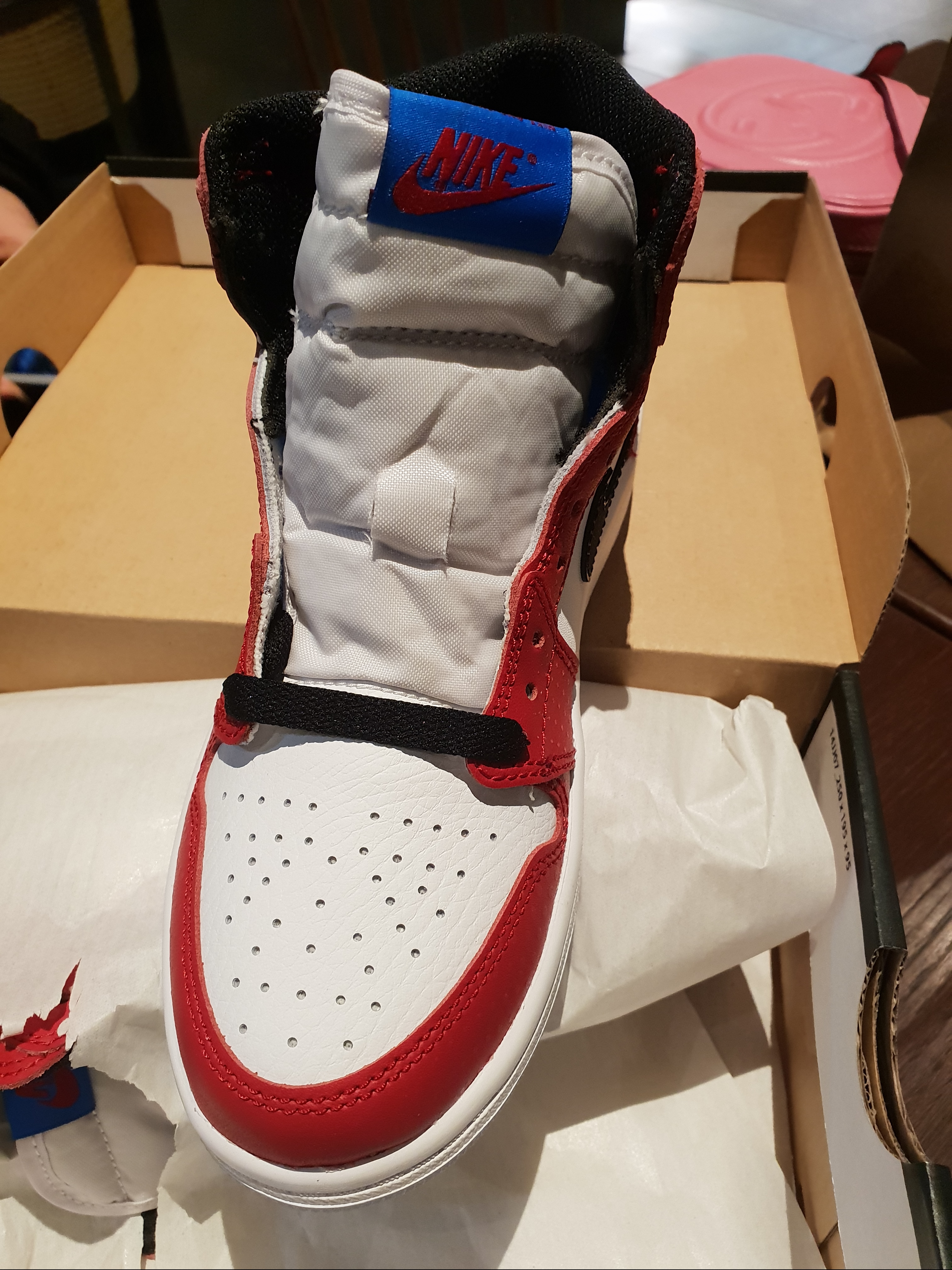 Jordan 1 Retro High Spider-Man Origin Story 착용 스타일 - 2