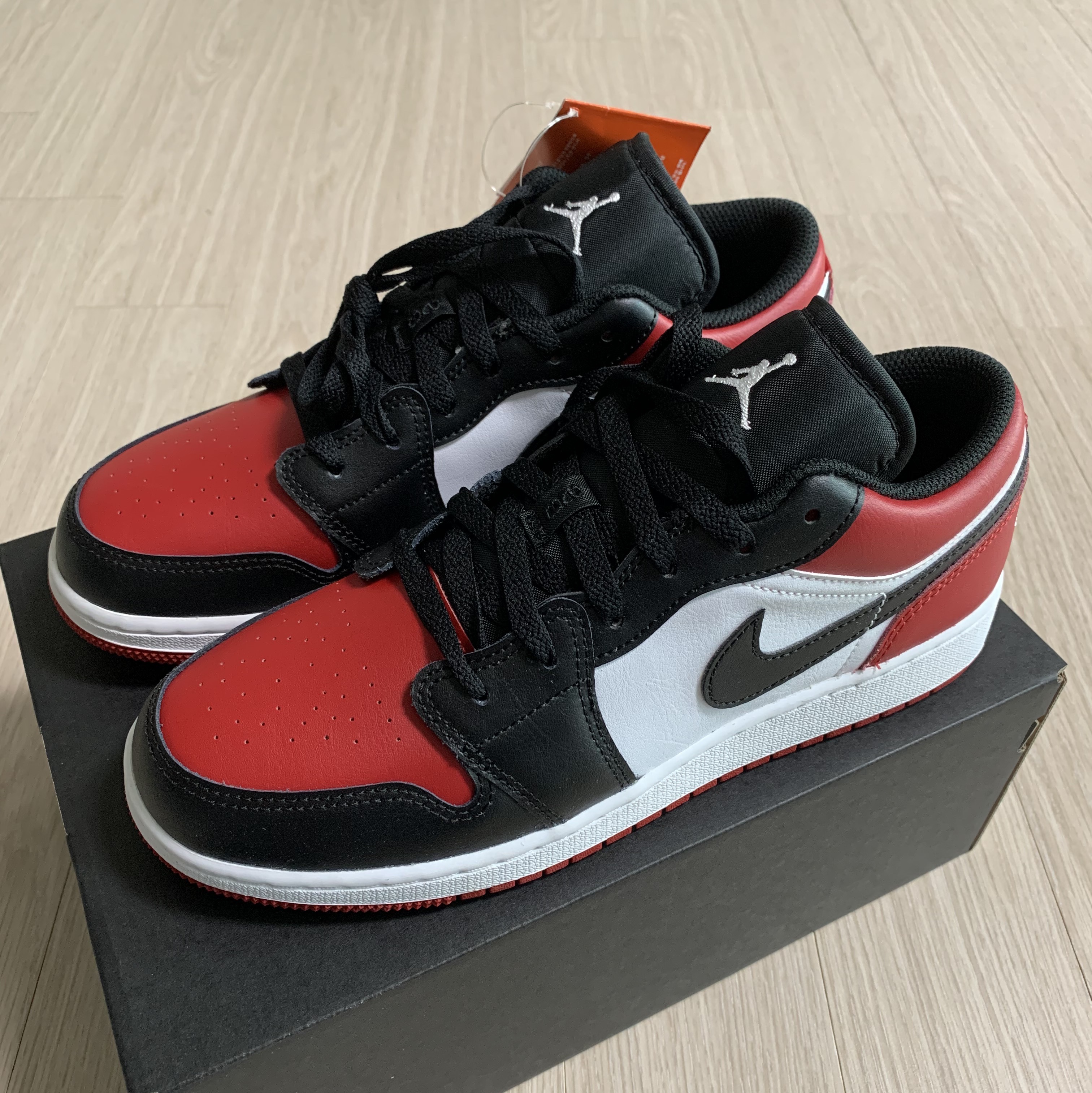 (GS) Jordan 1 Low Bred Toe 착용 스타일 - 1