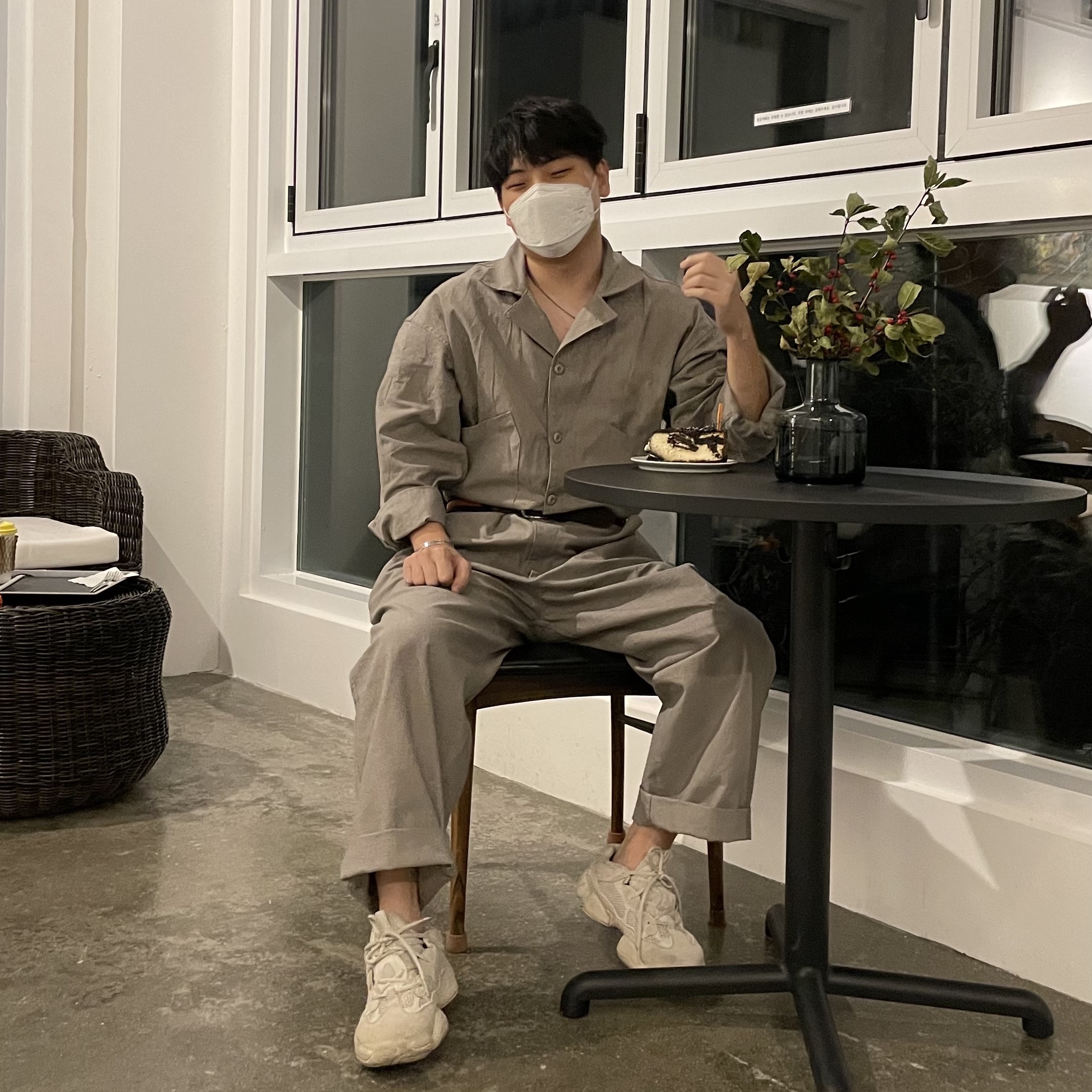 Adidas Yeezy 500 Blush 2018 착용 스타일