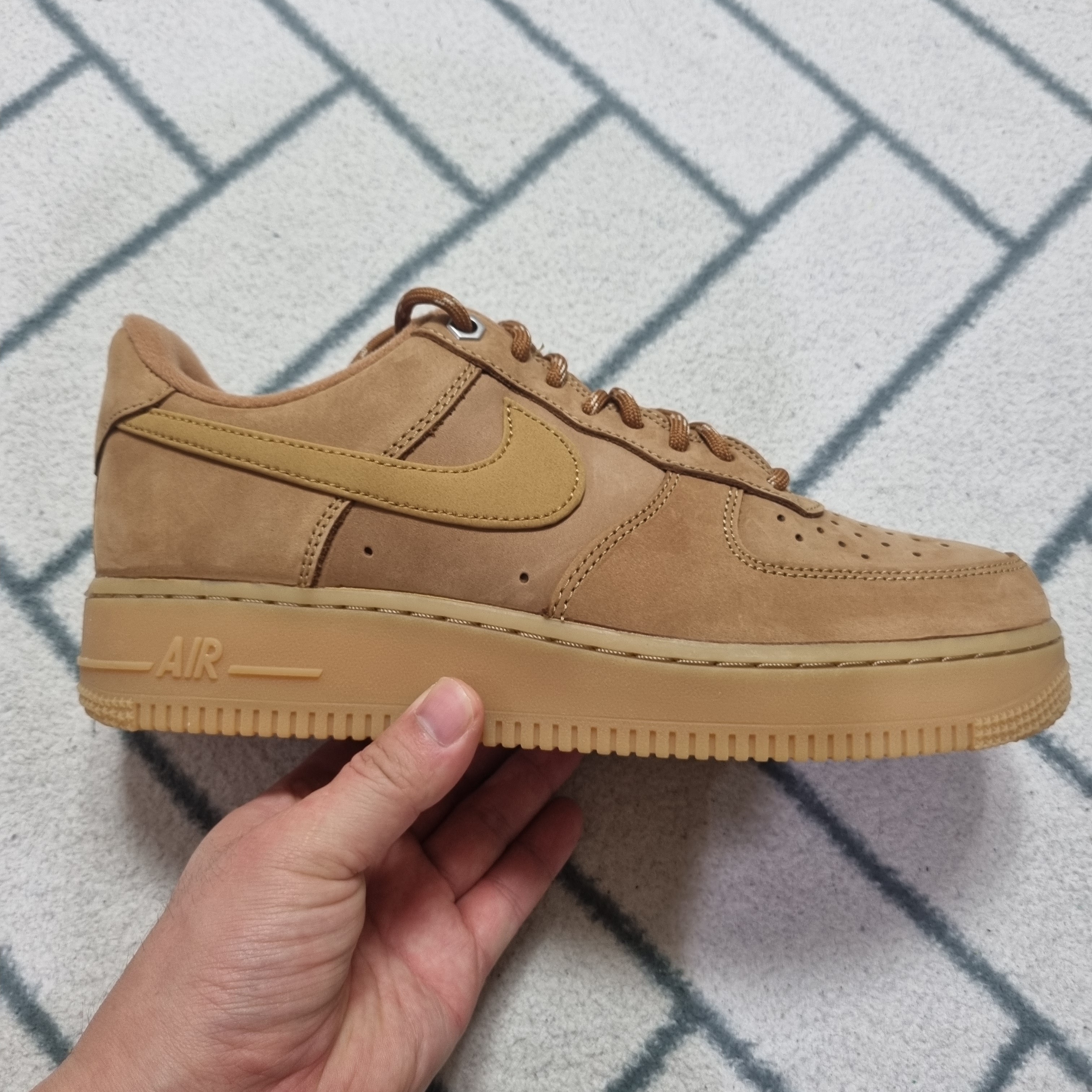 Nike Air Force 1 '07 WB Flax 착용 스타일 - 2