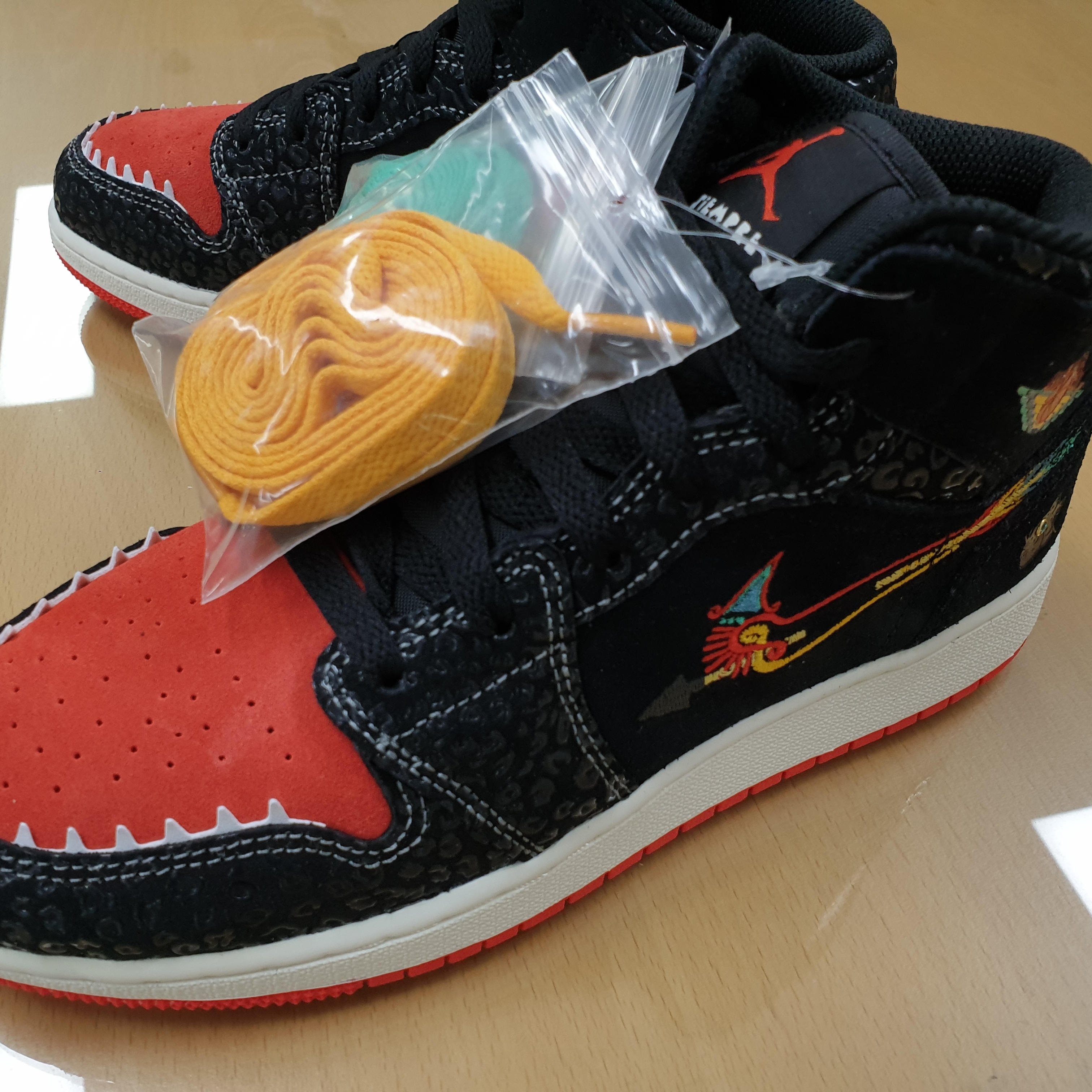 (GS) Jordan 1 Mid SE Siempre Familia 착용 스타일 - 3