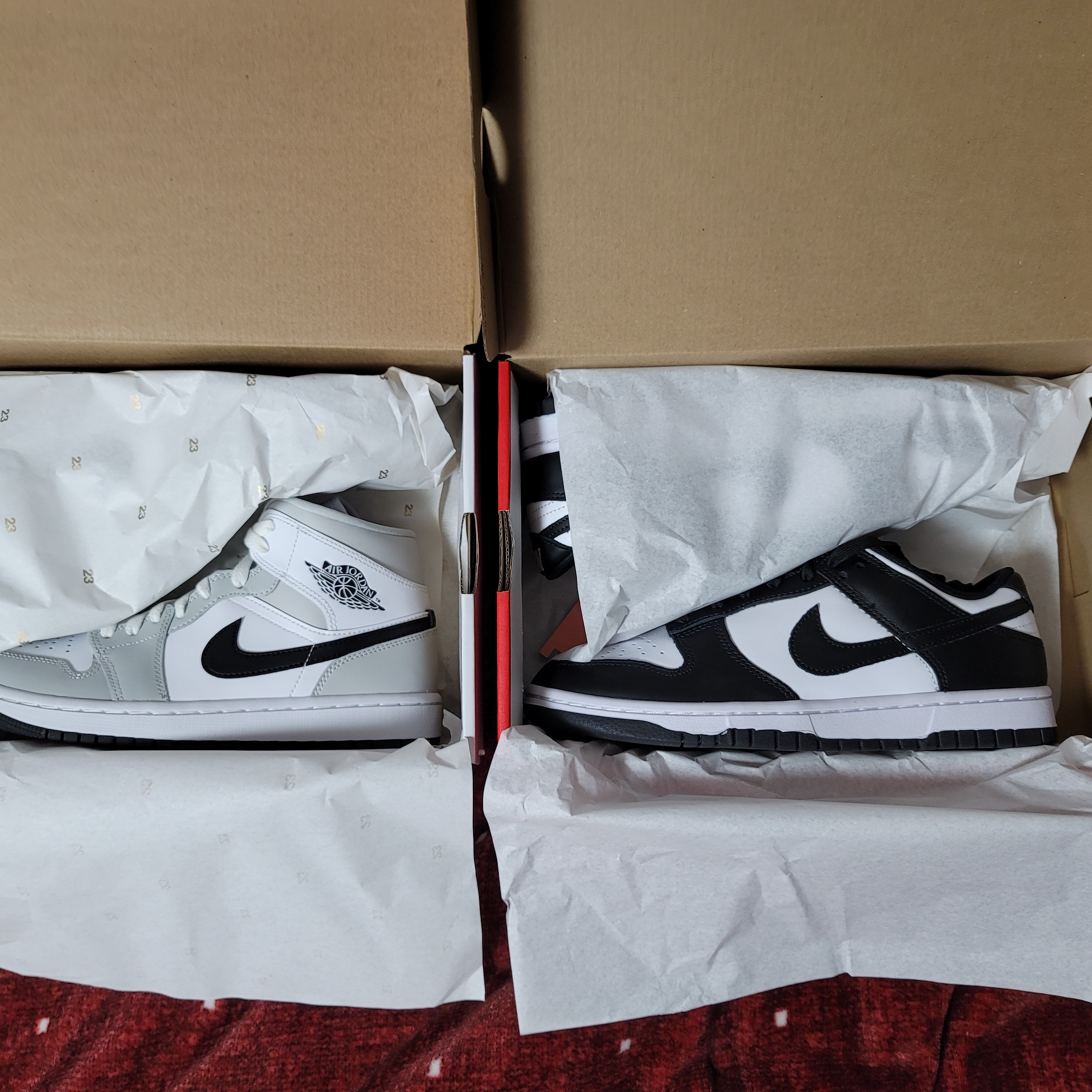 (W) Jordan 1 Mid Grey Fog, Nike Dunk Low Retro Black 착용 스타일 - 2