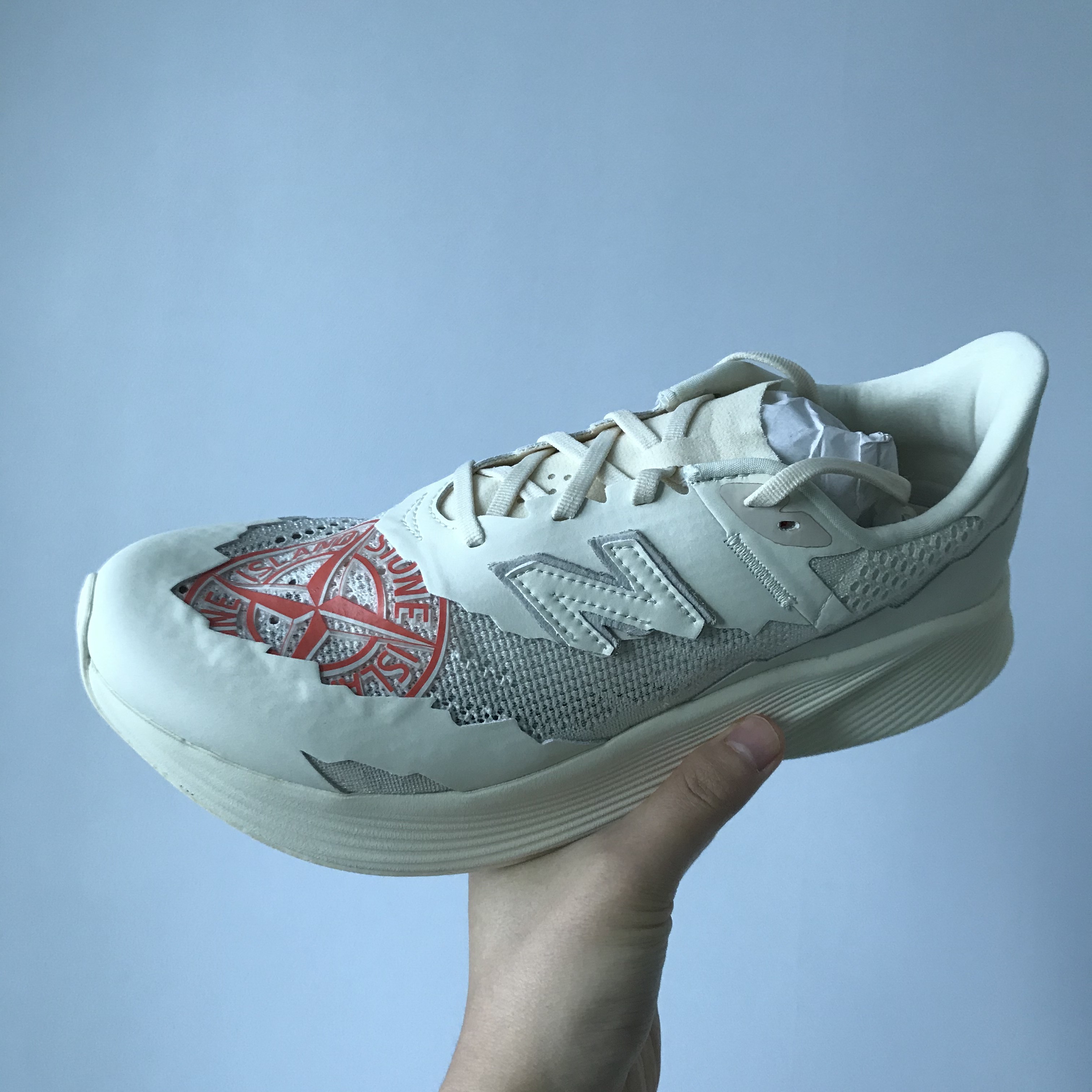 New Balance x Stone Island x Tokyo Design Studio FuelCell RC Elite v2 착용 스타일 - 2