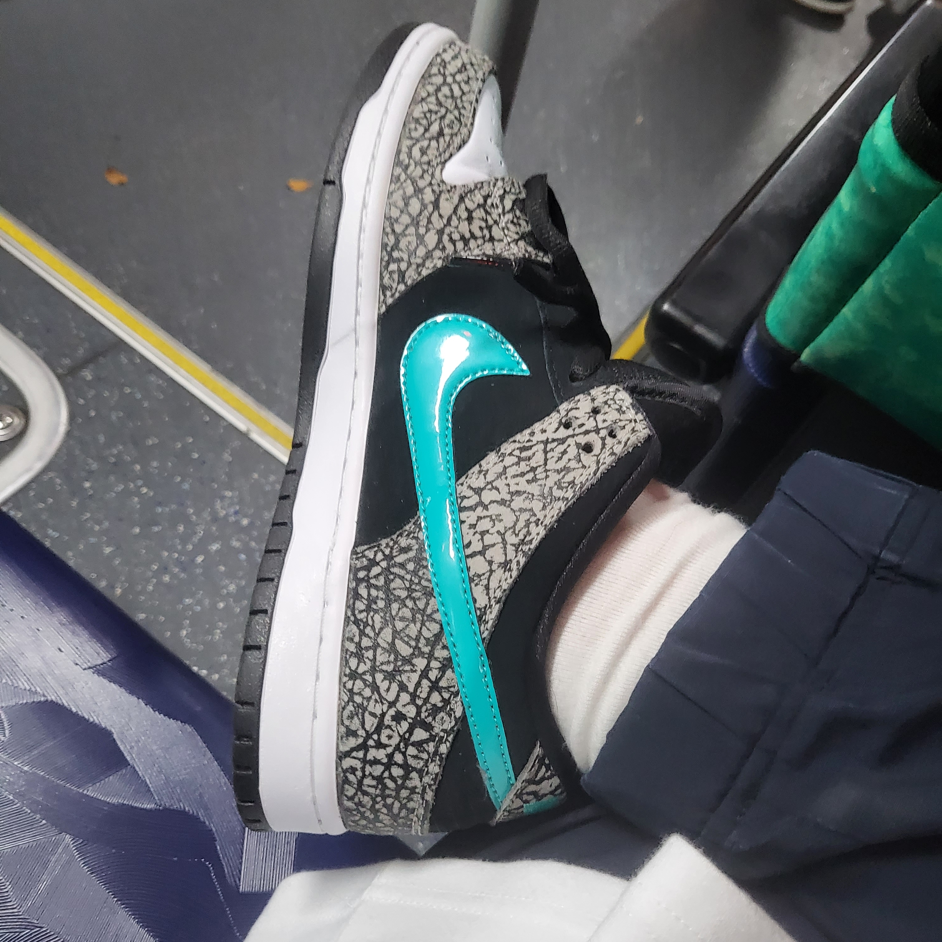 Nike SB Dunk Low Pro Clear Jade, Supreme Marble 6-Panel Black - 20FW 착용 스타일 - 2