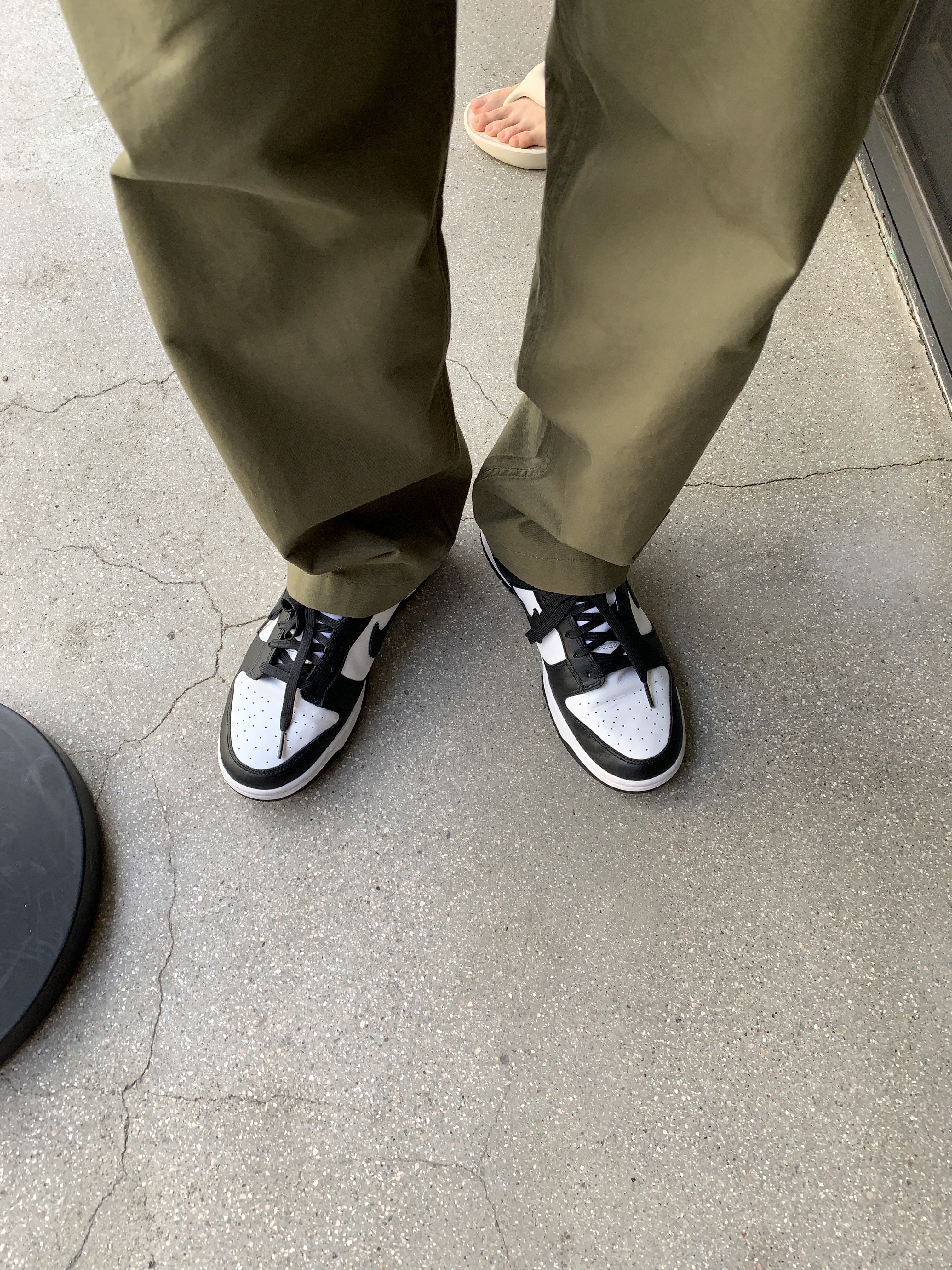Nike Dunk Low Retro Black, Essentials T-Shirt Black - 21SS 착용 스타일 - 3