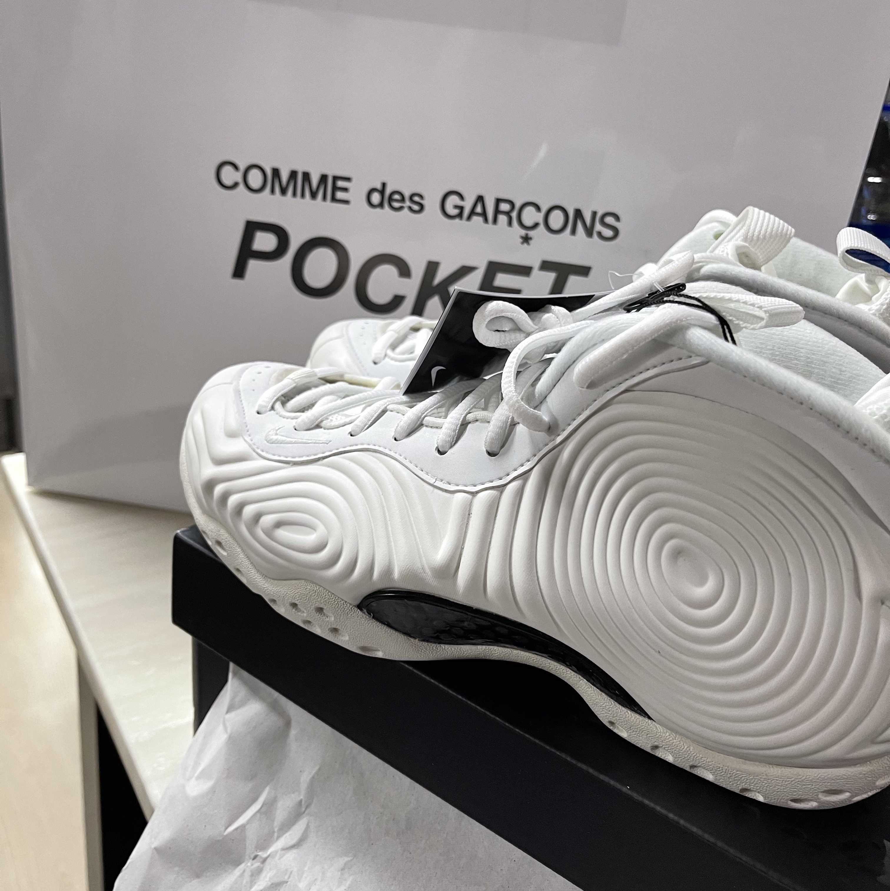 Nike x Comme des Garcons Homme Plus Air Foamposite One White 착용 스타일 - 3