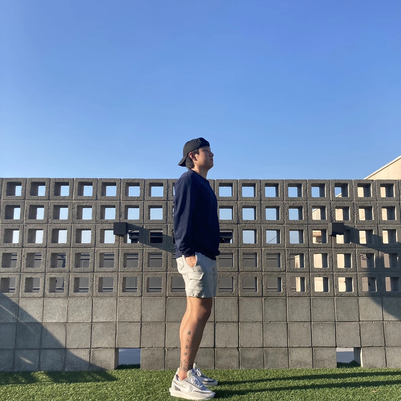 Nike x Sacai LDWaffle Summit White, C.P. Company Diagonal Raised Fleece Sweatshirt Navy - 21FW 착용 스타일