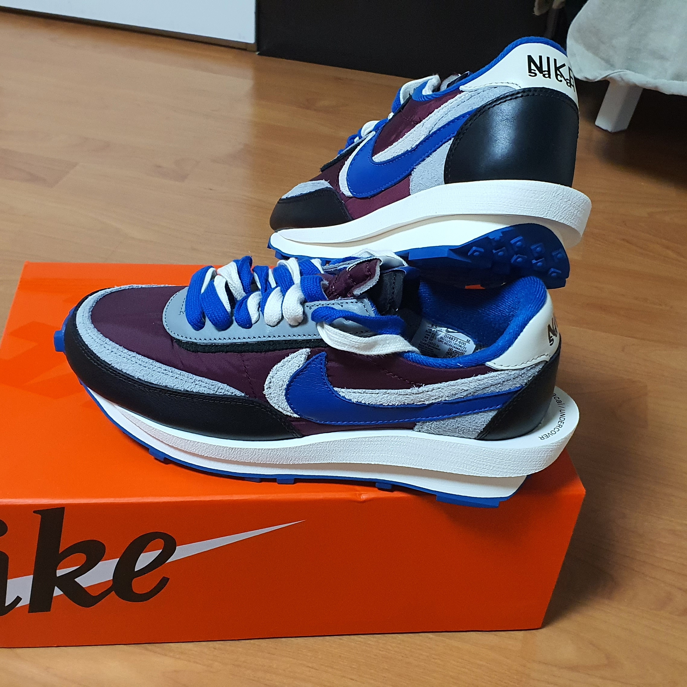 Nike x Sacai x Undercover LDWaffle Night Maroon Team Royal 착용 스타일 - 1