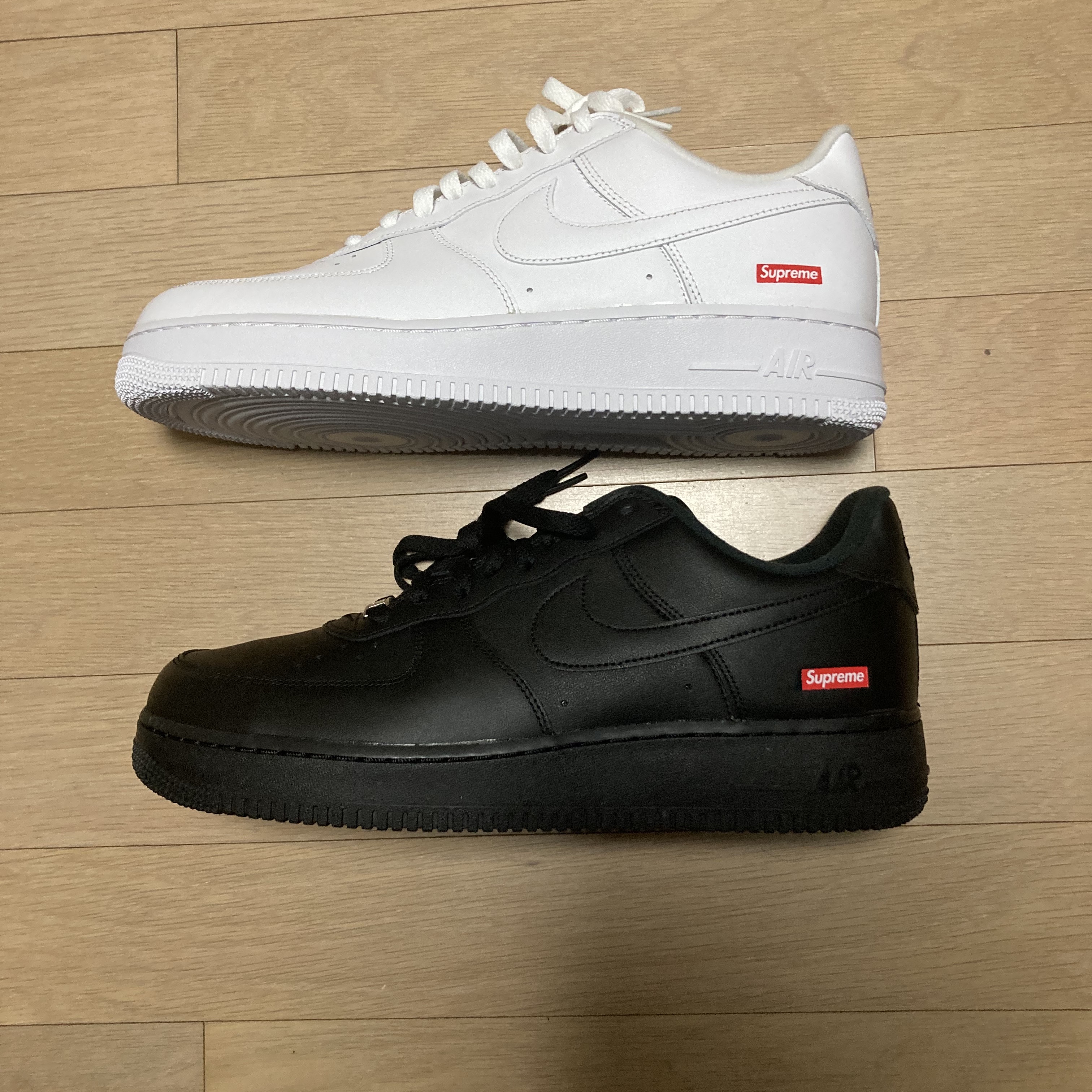 Nike x Supreme Air Force 1 Low Black, Nike x Supreme Air Force 1 Low White 착용 스타일 - 3
