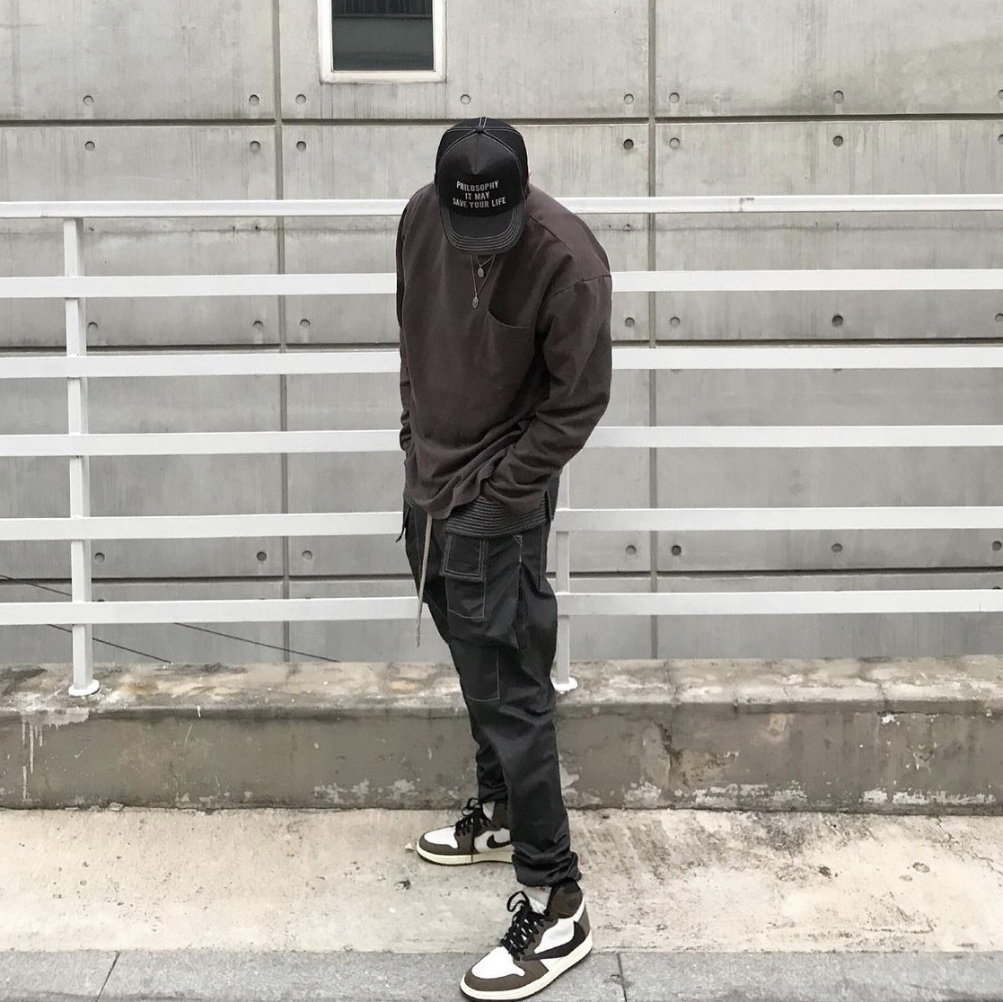 Jordan 1 x Travis Scott Retro High OG SP Mocha 착용 스타일