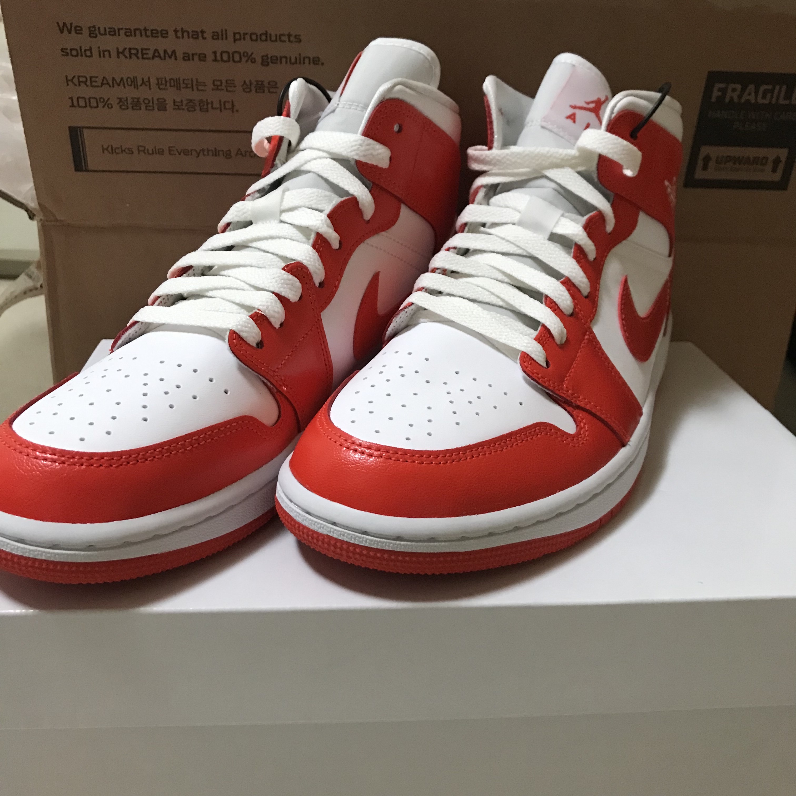(W) Jordan 1 Mid Habanero Red 착용 스타일 - 2