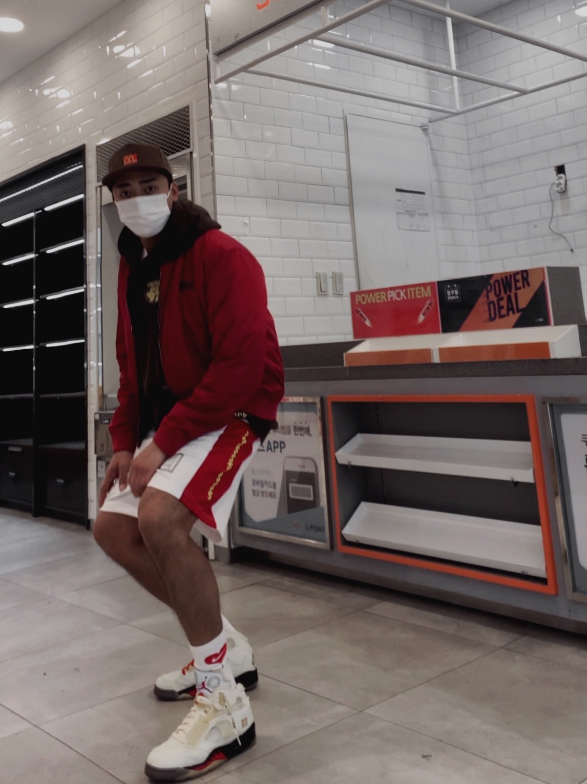 Jordan 5 x Off-White Retro SP Sail Fire Red 착용 스타일 - 5