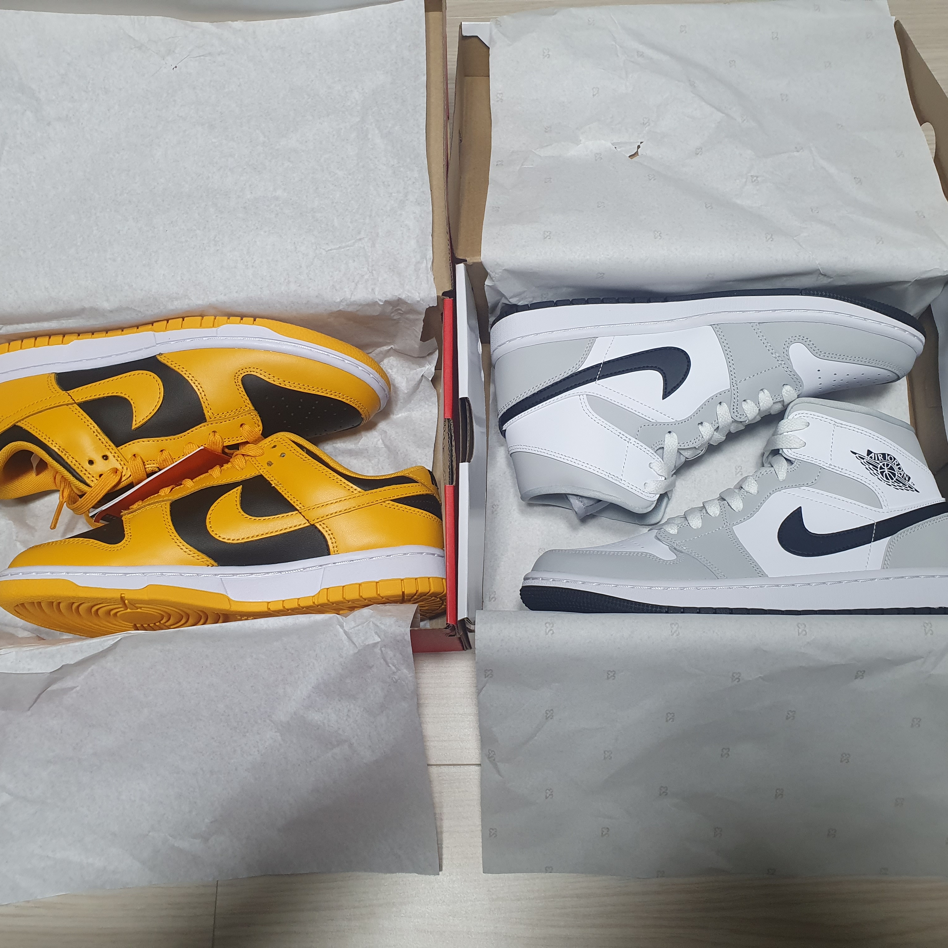 Nike Dunk Low Retro Championship Goldenrod, (W) Jordan 1 Mid Grey Fog 착용 스타일 - 1