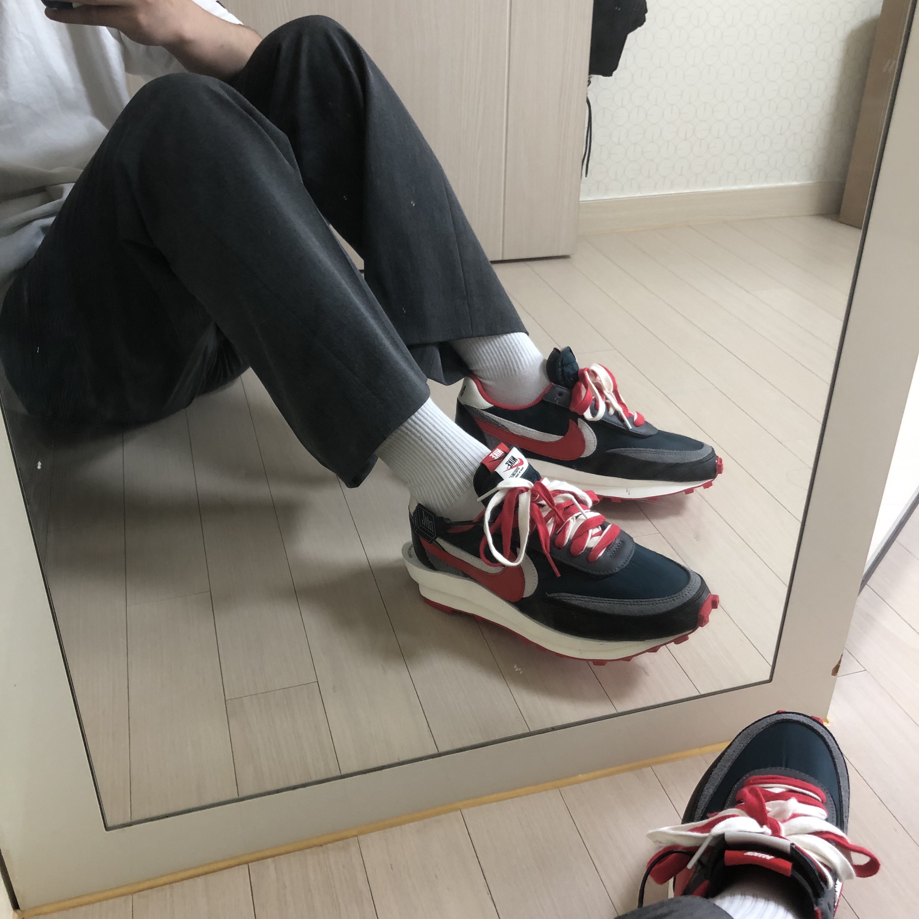 Nike x Sacai x Undercover LDWaffle Midnight Spruce University Red 착용 스타일 - 1