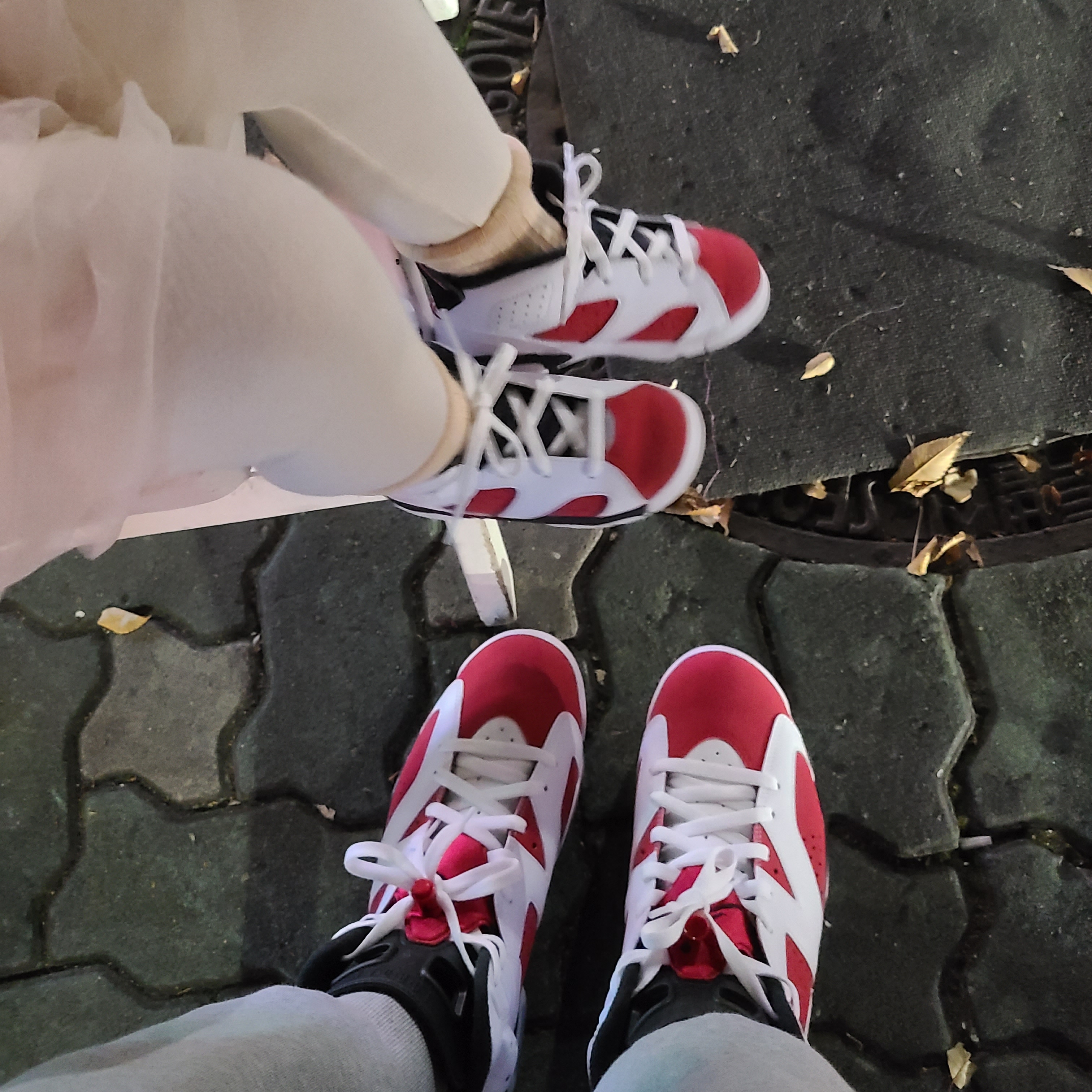 Jordan 6 Retro Carmine 2021 착용 스타일 - 1