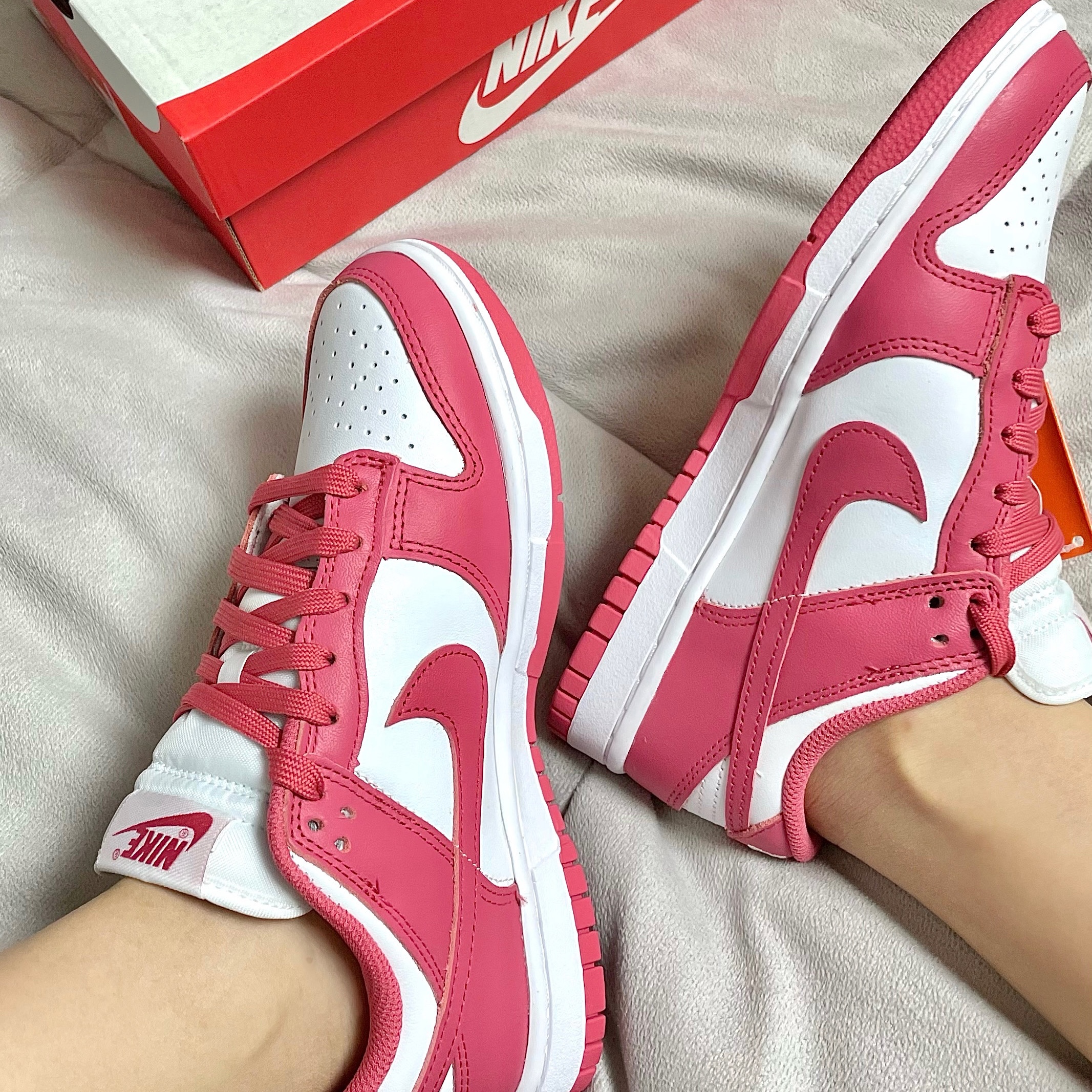 (W) Nike Dunk Low Archeo Pink 착용 스타일 - 2