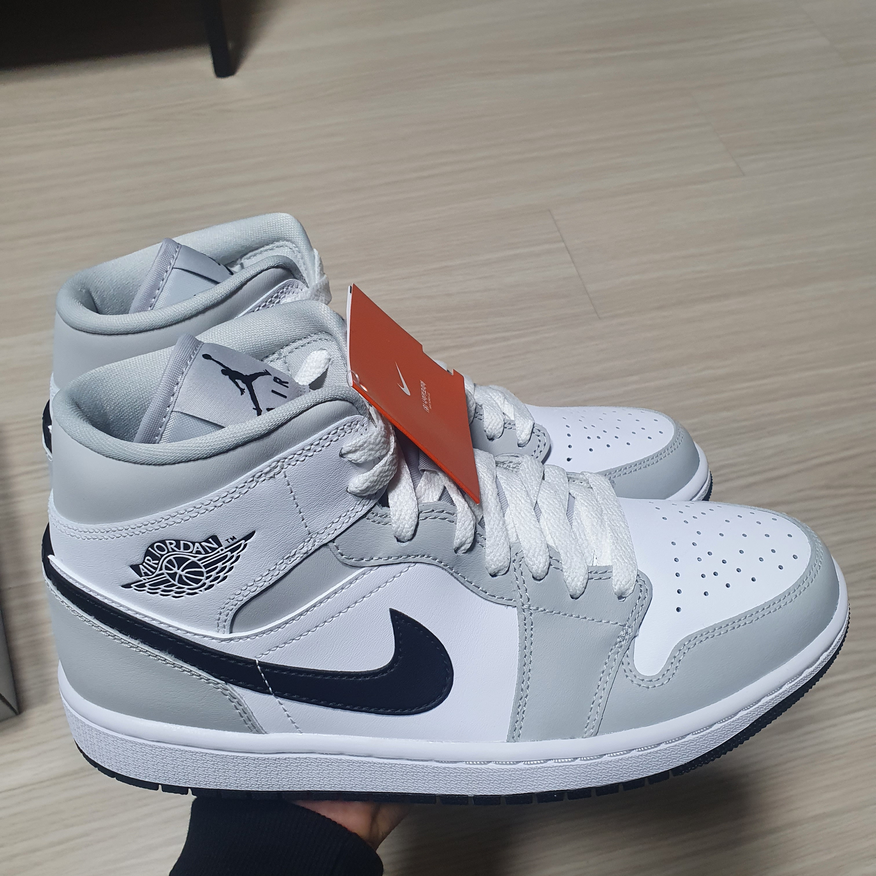 Nike Dunk Low Retro Championship Goldenrod, (W) Jordan 1 Mid Grey Fog 착용 스타일 - 4