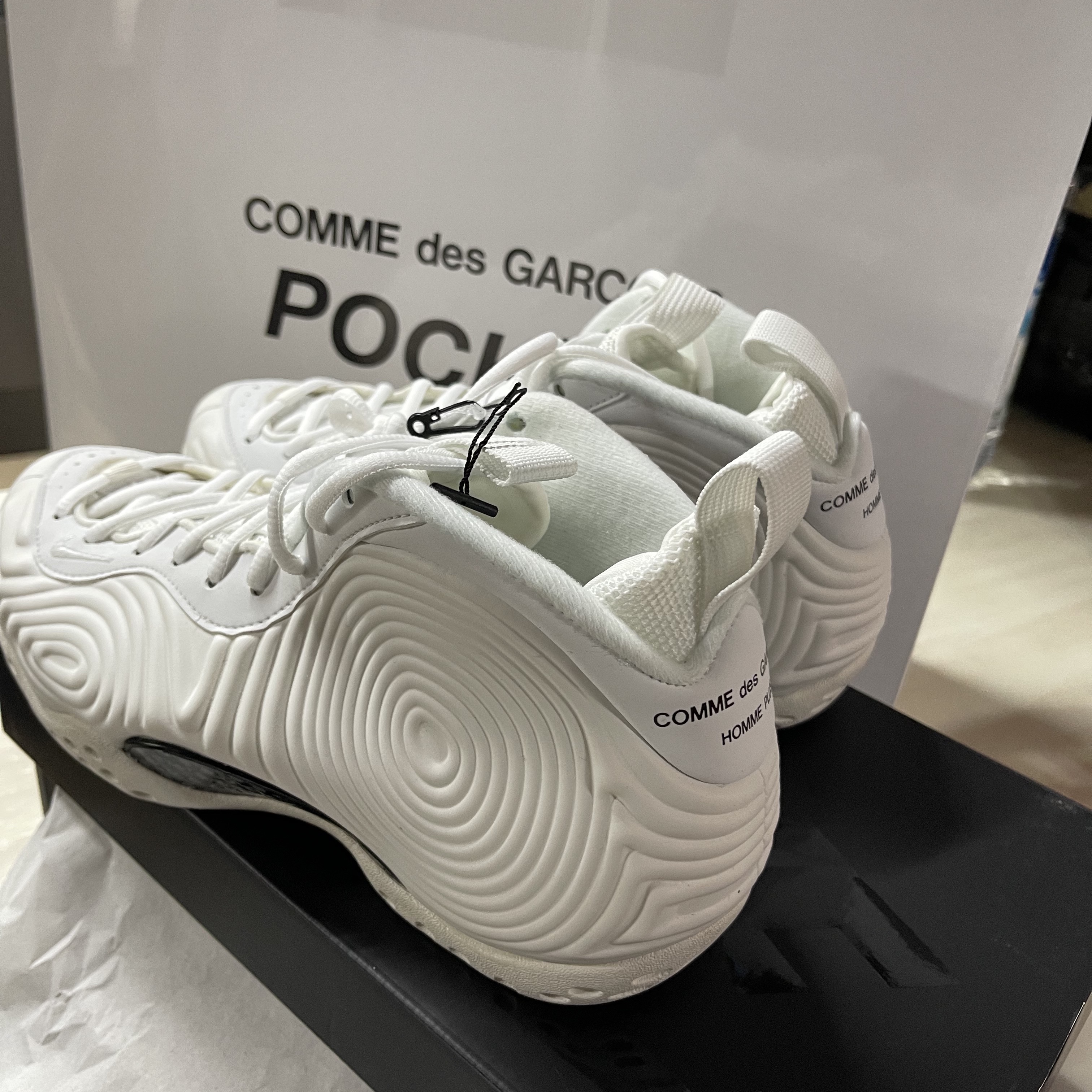 Nike x Comme des Garcons Homme Plus Air Foamposite One White 착용 스타일 - 2