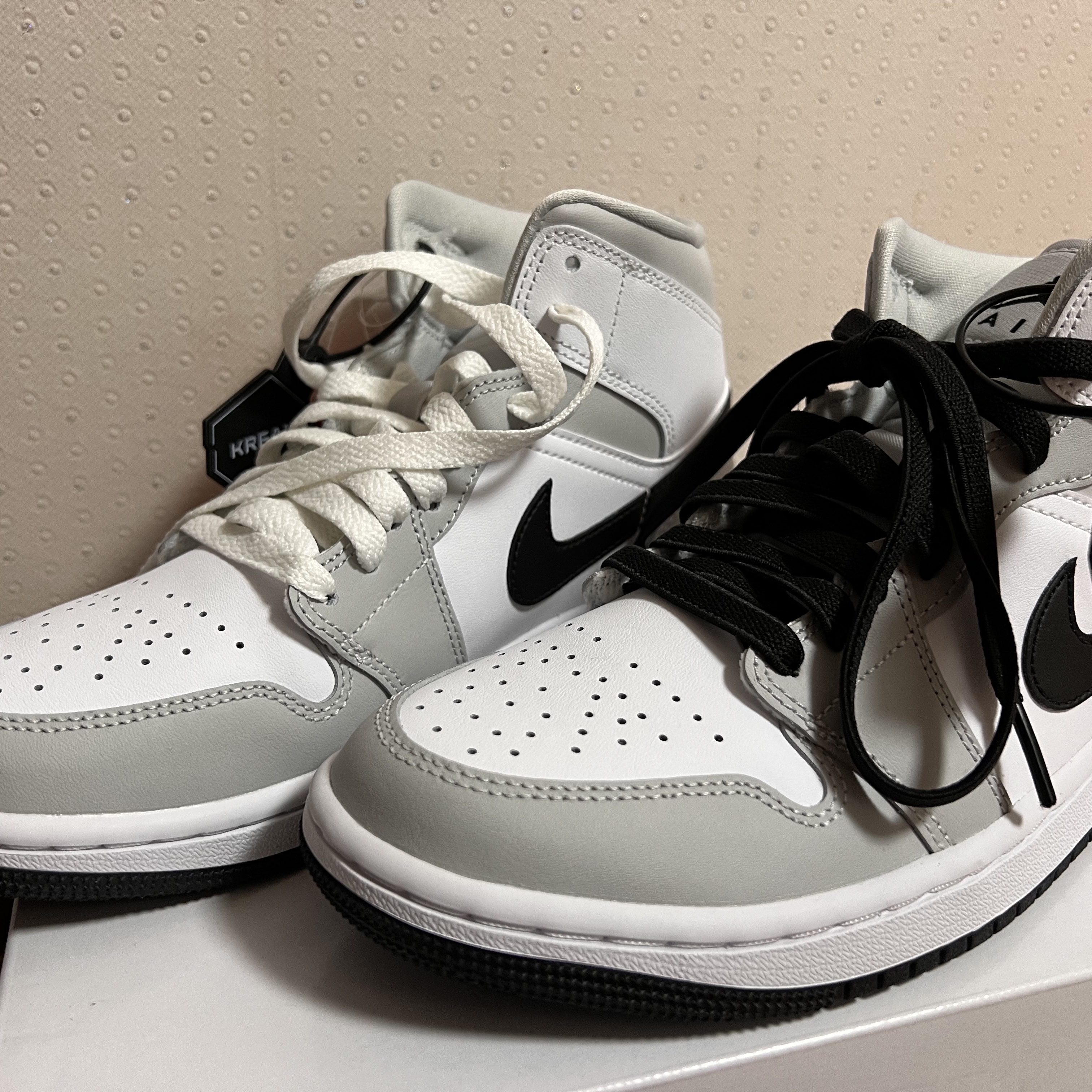 (W) Jordan 1 Mid Grey Fog 착용 스타일 - 2