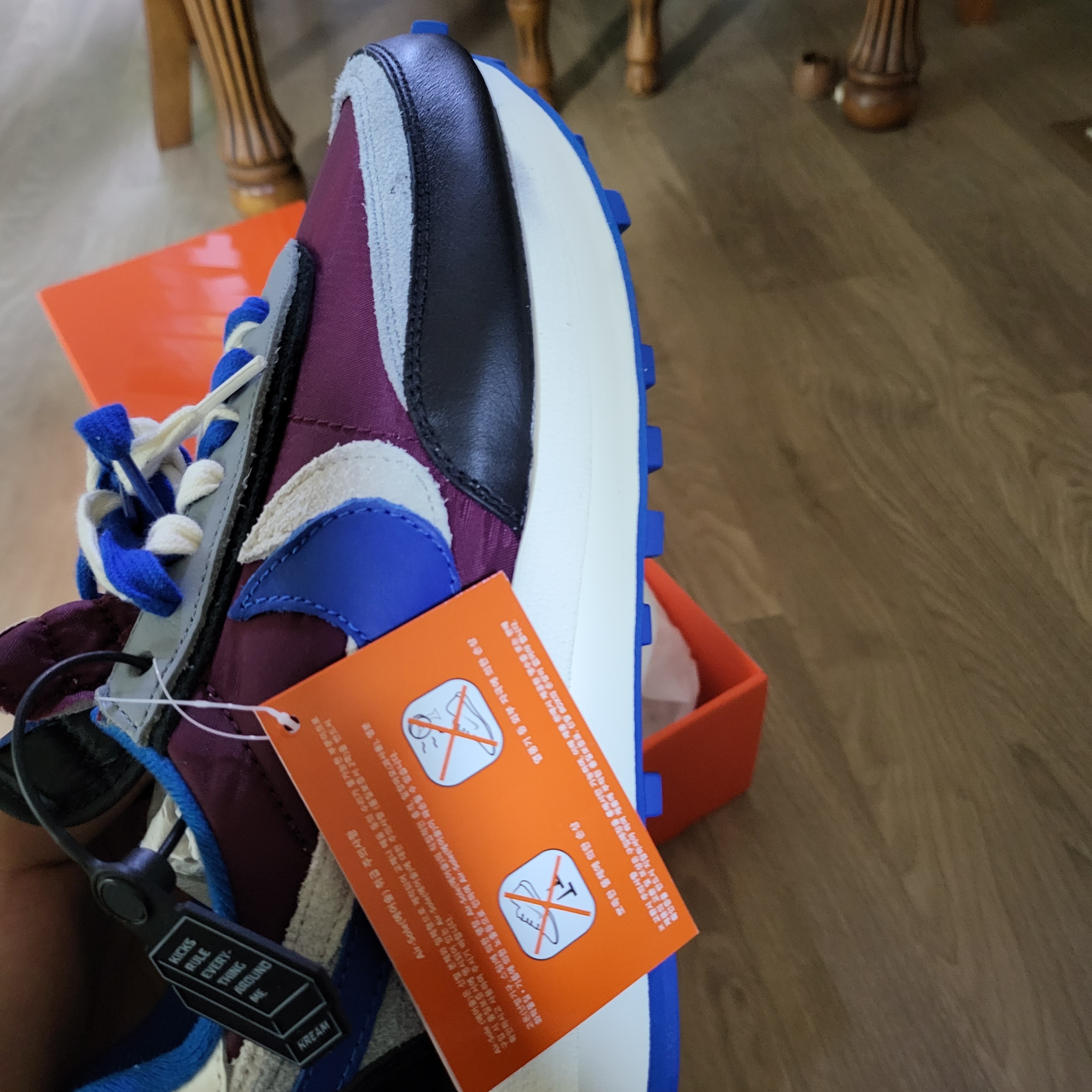 Nike x Sacai x Undercover LDWaffle Night Maroon Team Royal, Nike x Sacai x Undercover LDWaffle Midnight Spruce University Red 착용 스타일 - 2