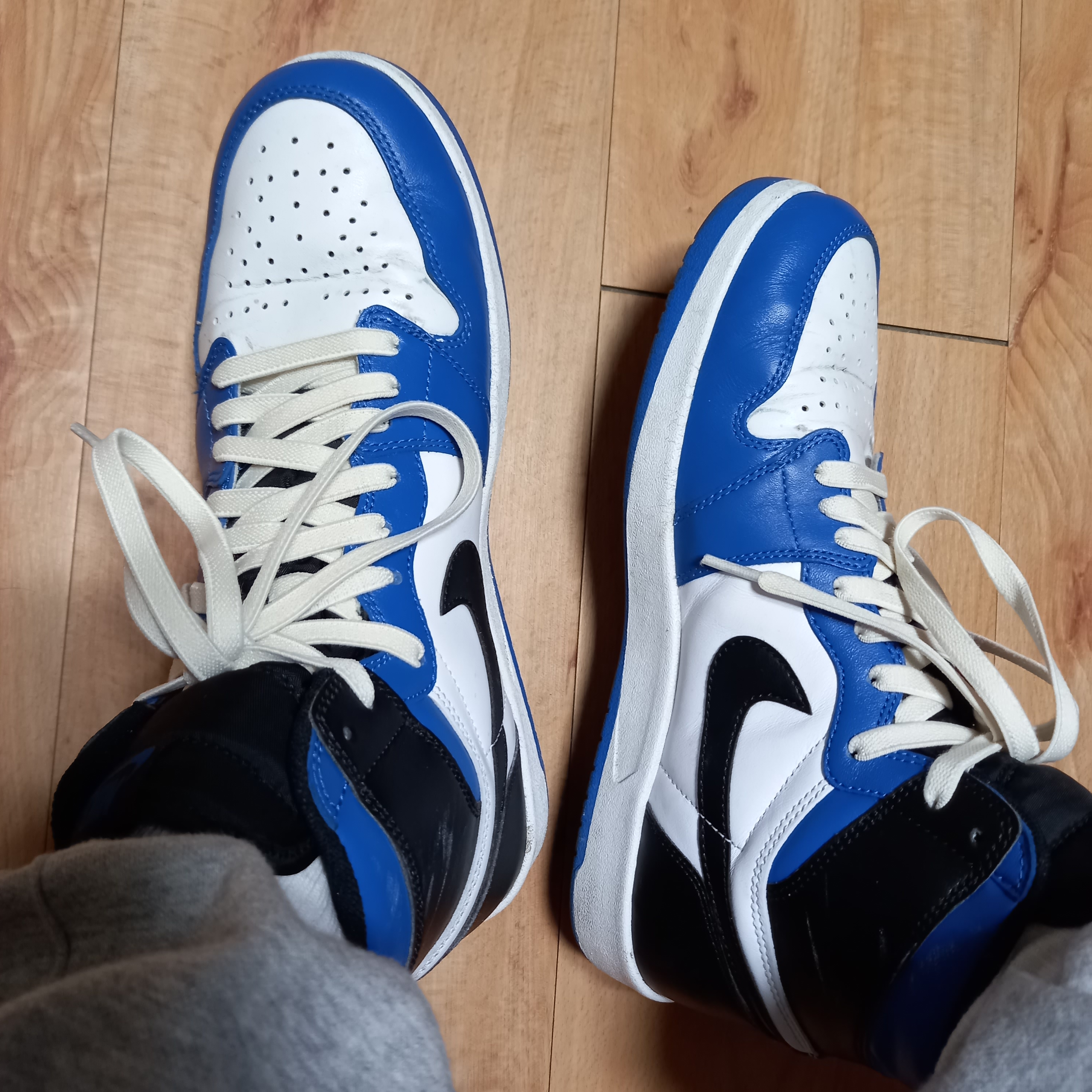 Jordan 1.5 Retro Reverse Fragment 착용 스타일